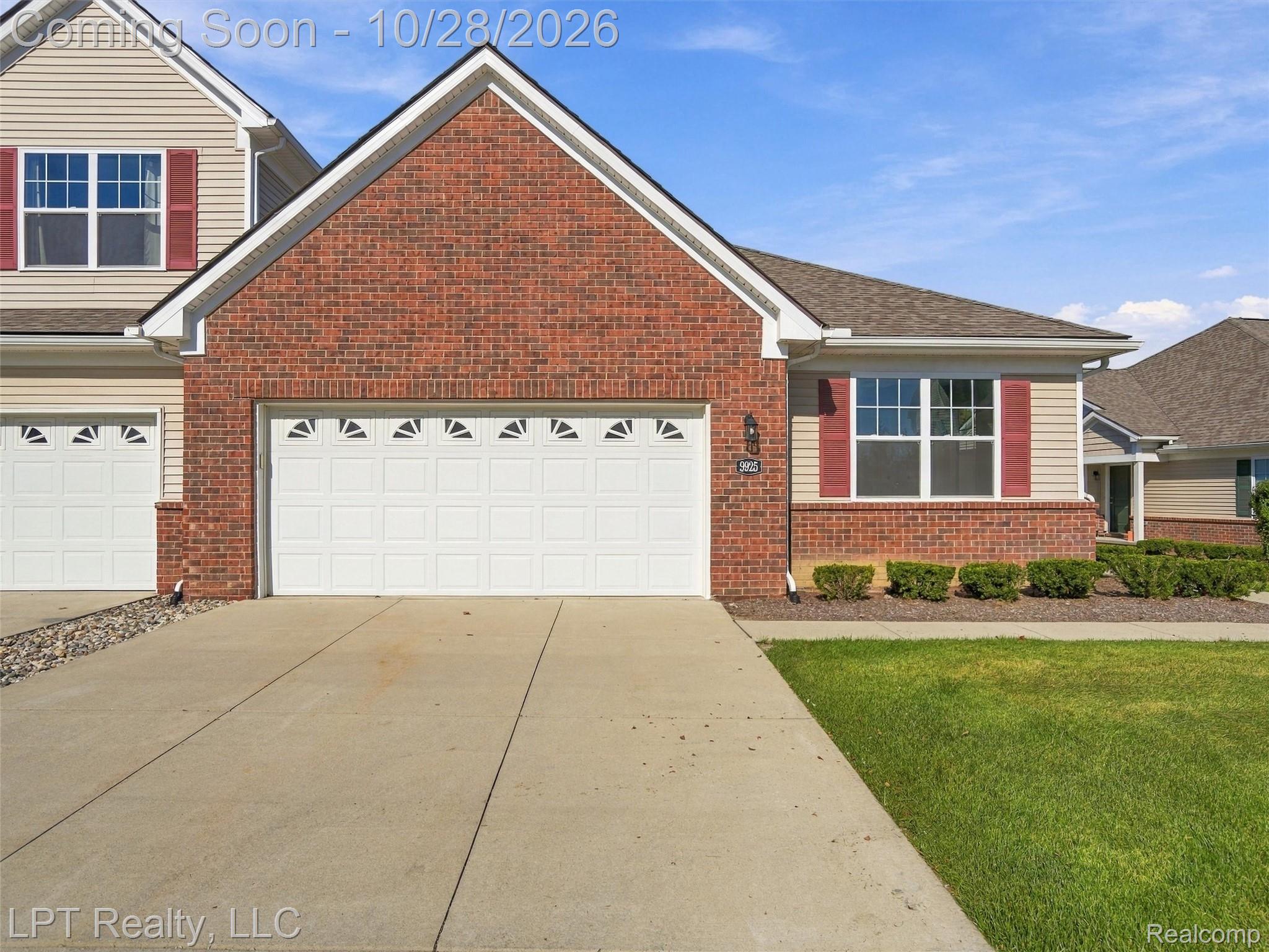 9925 Ridge Run St Property Photo 2