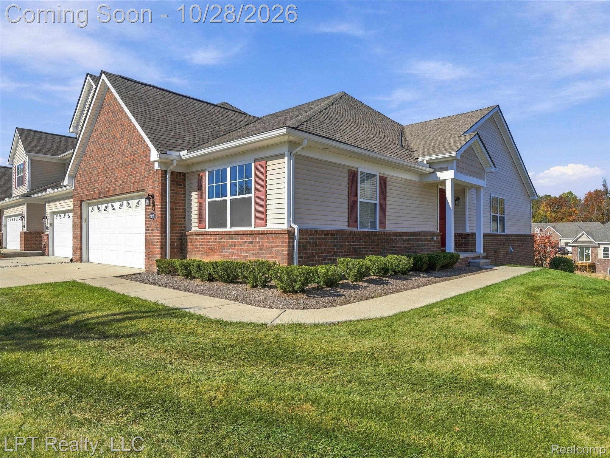 9925 Ridge Run St Property Photo 3