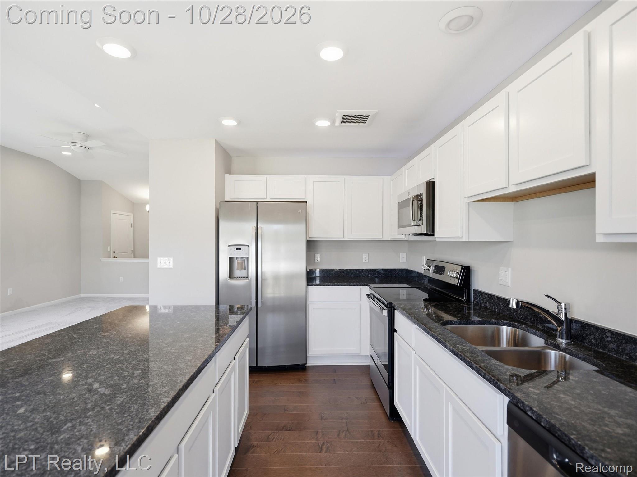 9925 Ridge Run St Property Photo 8