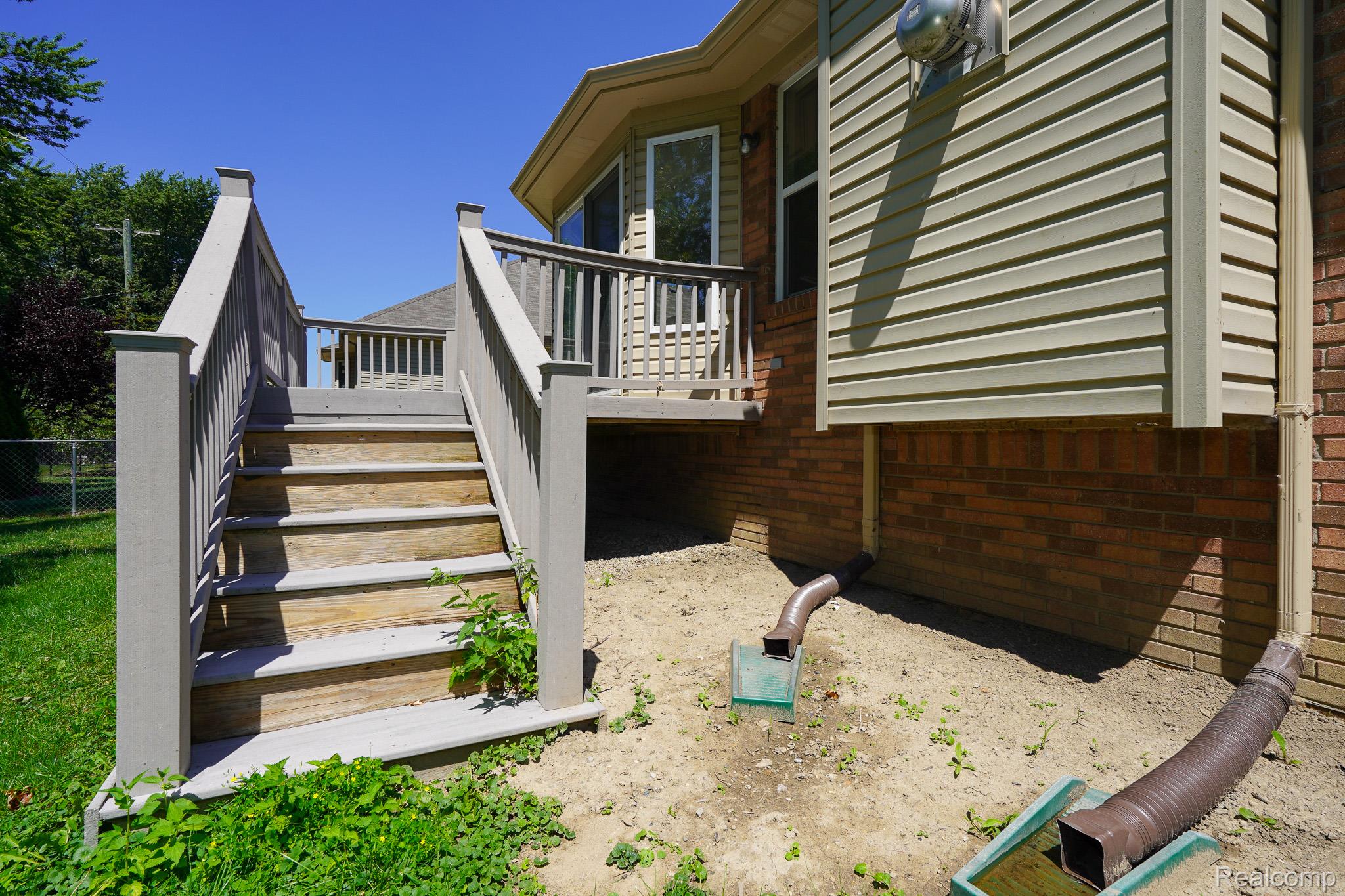 51819 Kings Pointe Dr Property Photo 10