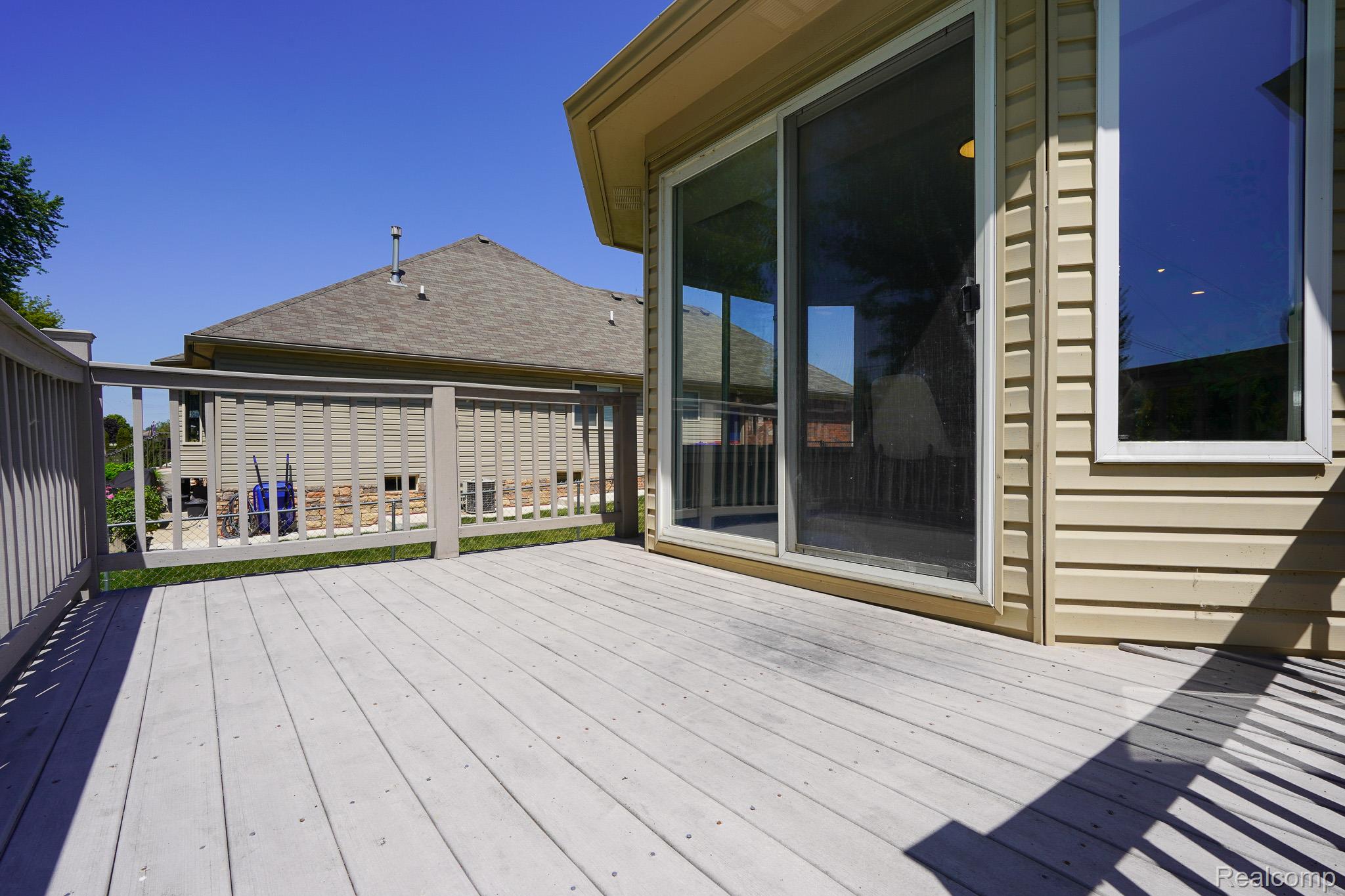 51819 Kings Pointe Dr Property Photo 11