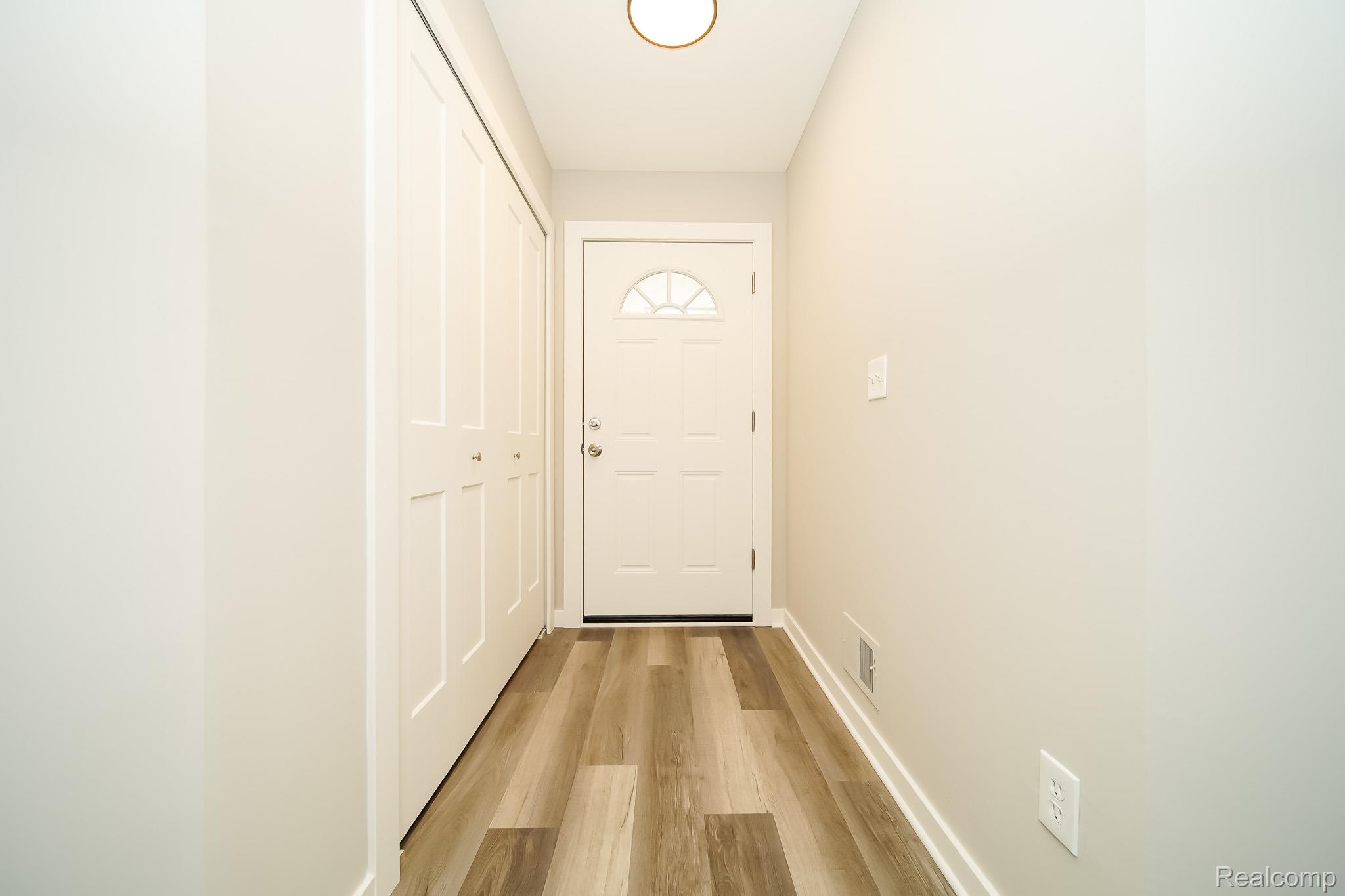 51819 Kings Pointe Dr Property Photo 14