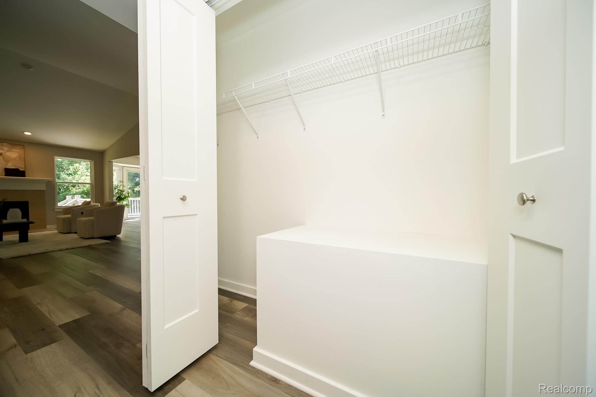 51819 Kings Pointe Dr Property Photo 15