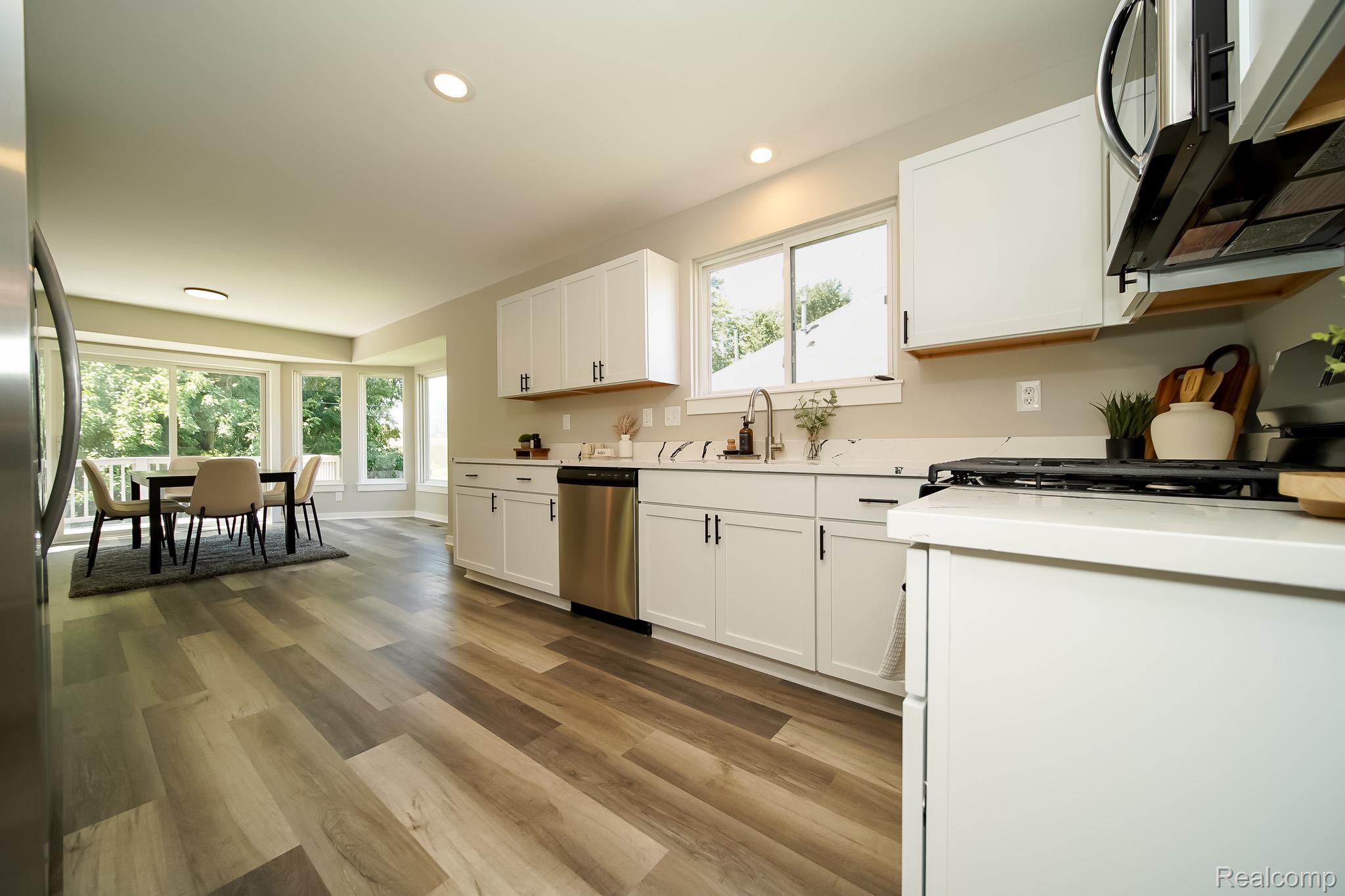 51819 Kings Pointe Dr Property Photo 32