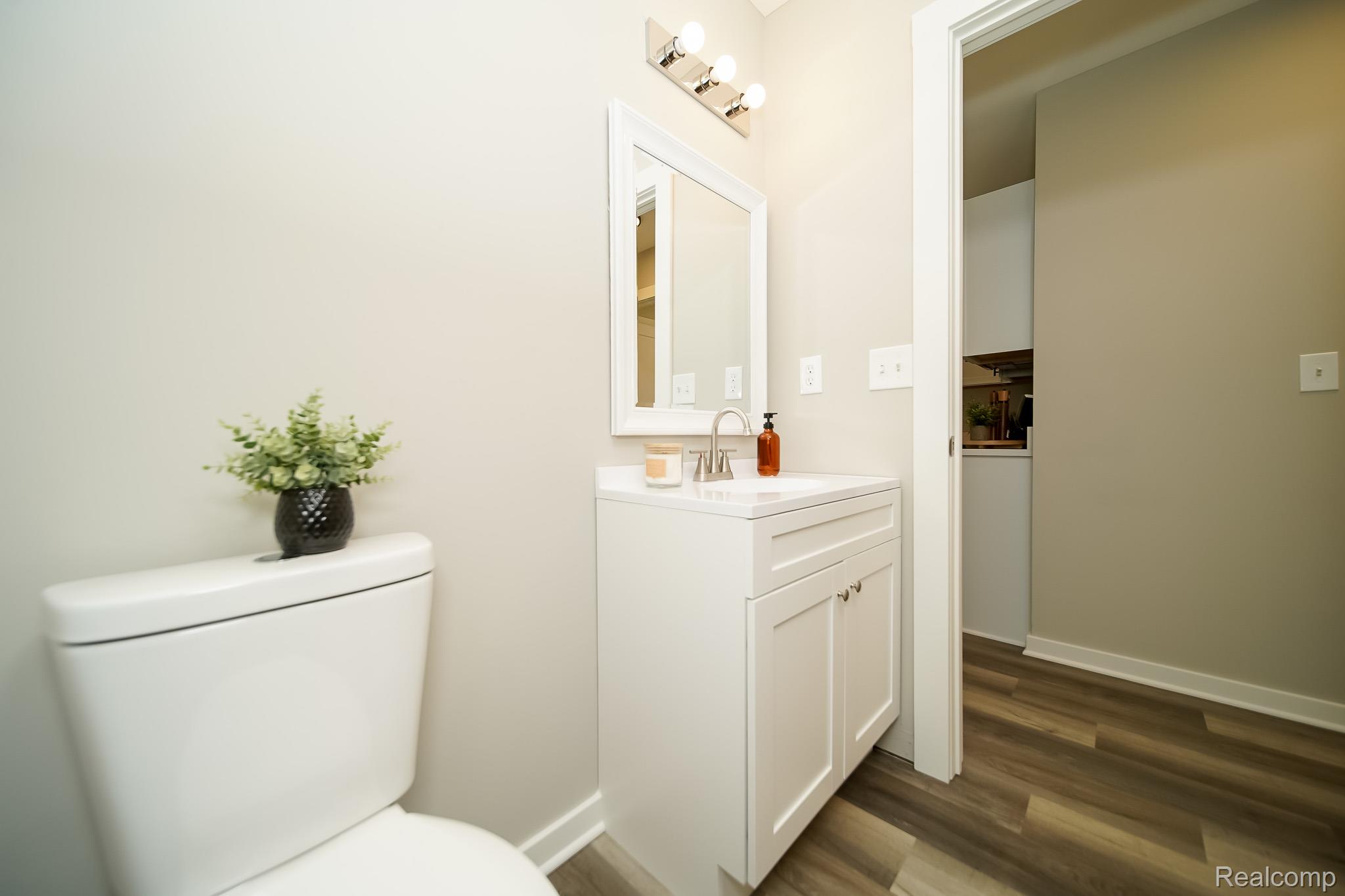 51819 Kings Pointe Dr Property Photo 37