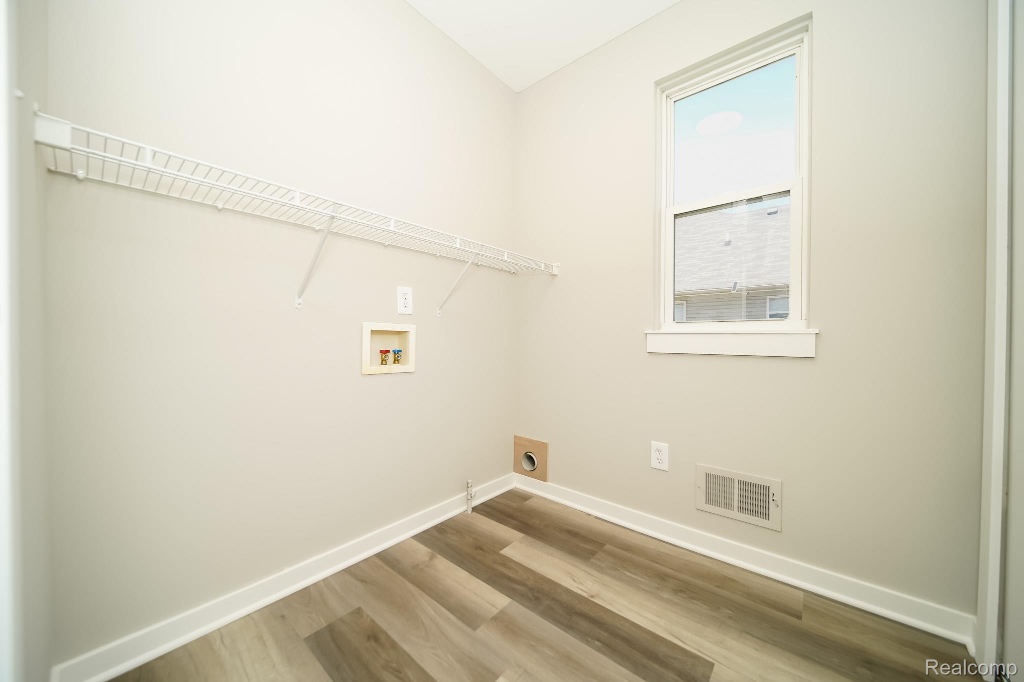51819 Kings Pointe Dr Property Photo 39