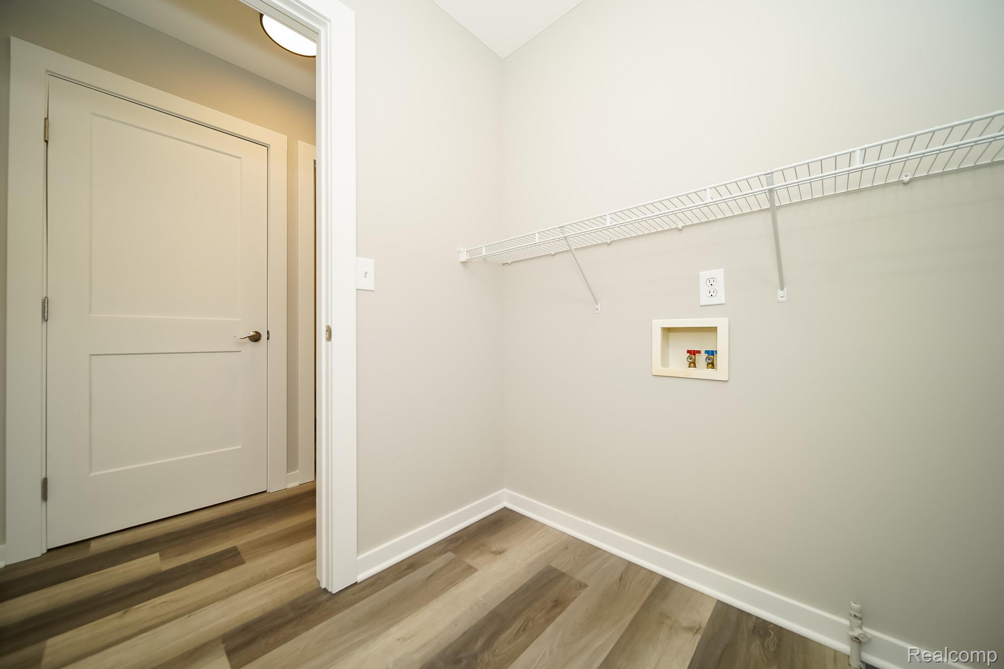 51819 Kings Pointe Dr Property Photo 40