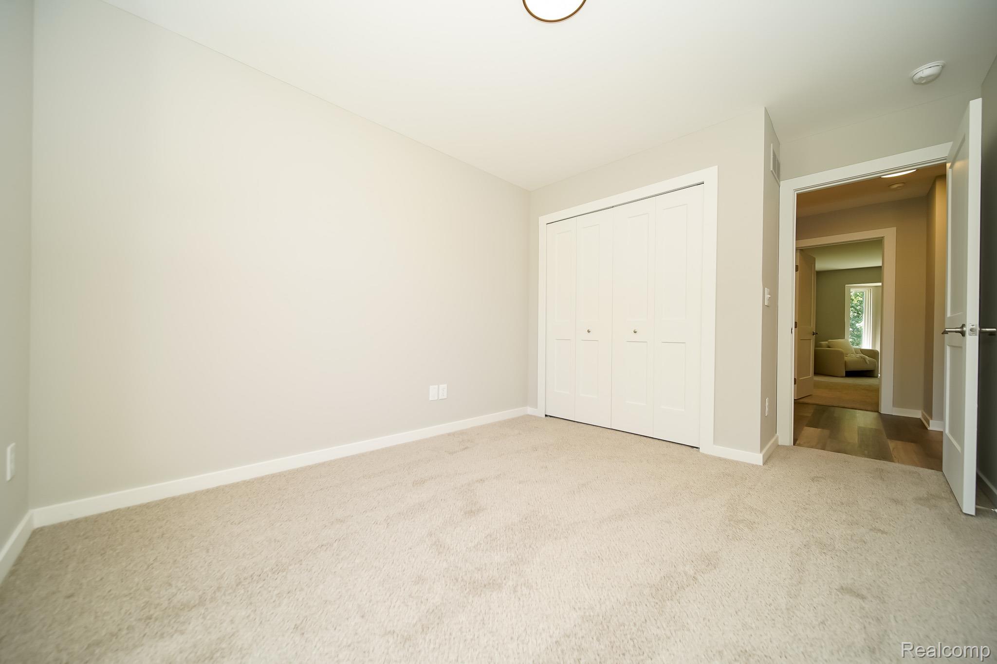 51819 Kings Pointe Dr Property Photo 61