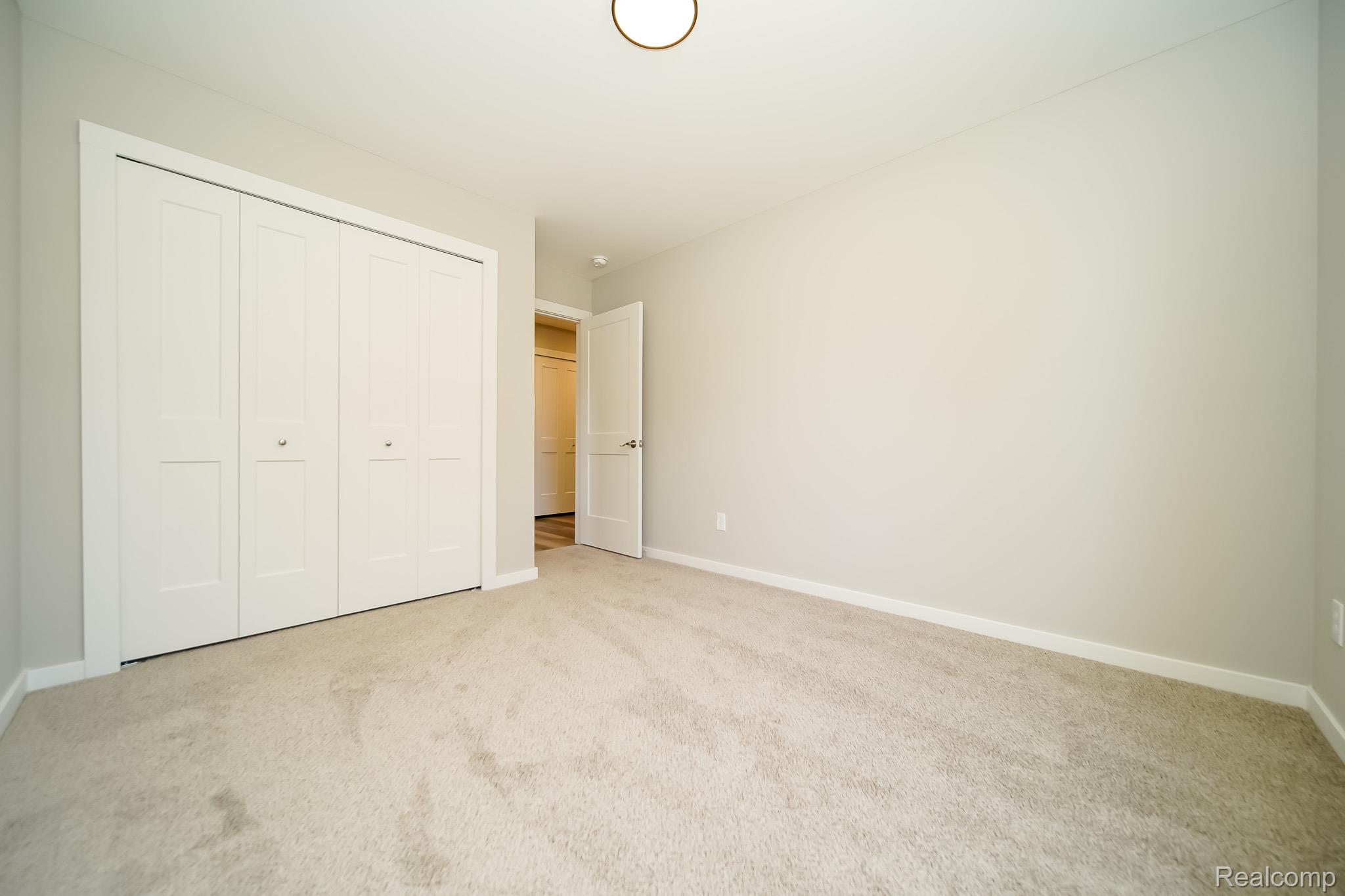 51819 Kings Pointe Dr Property Photo 62