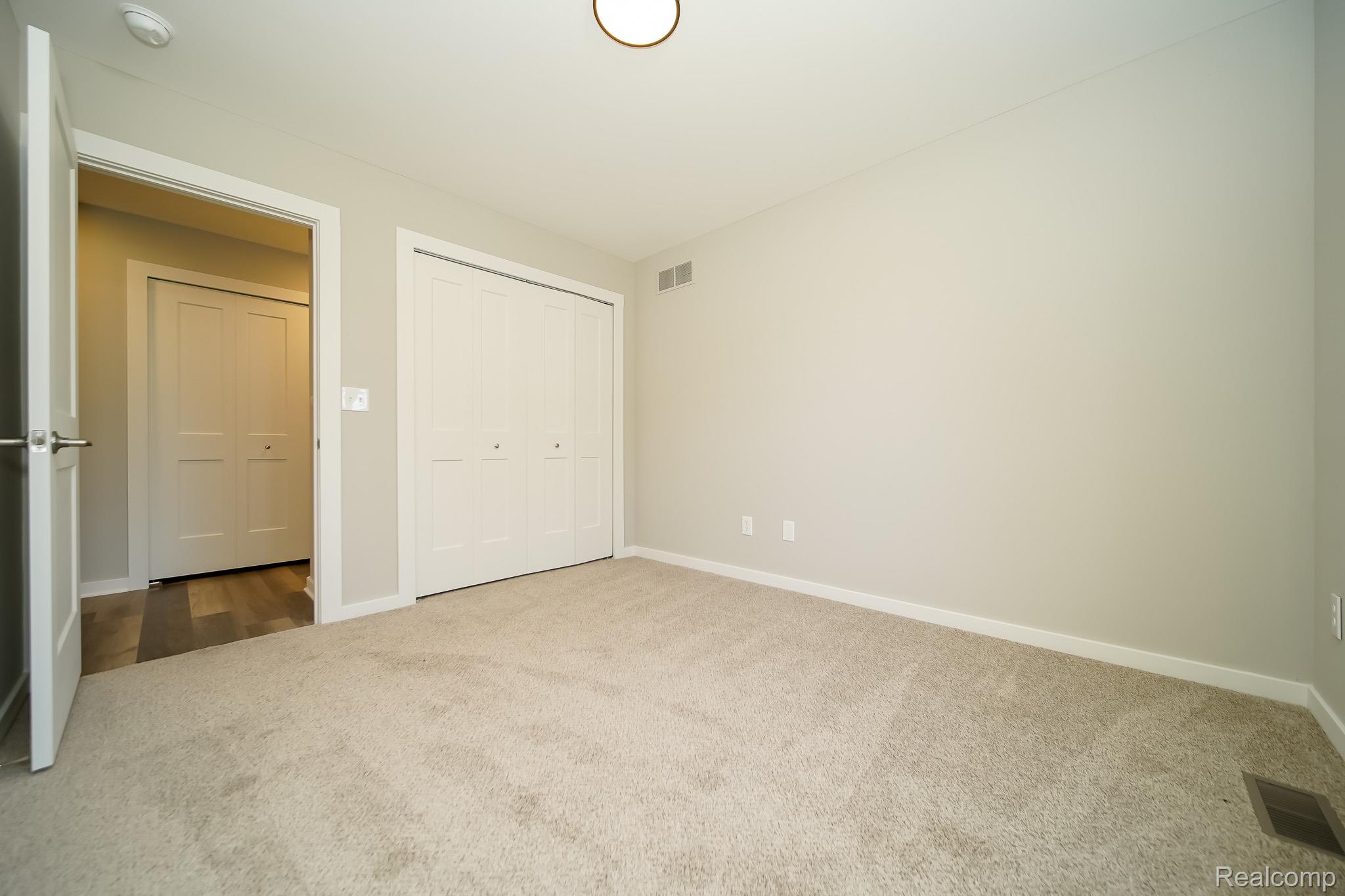 51819 Kings Pointe Dr Property Photo 65