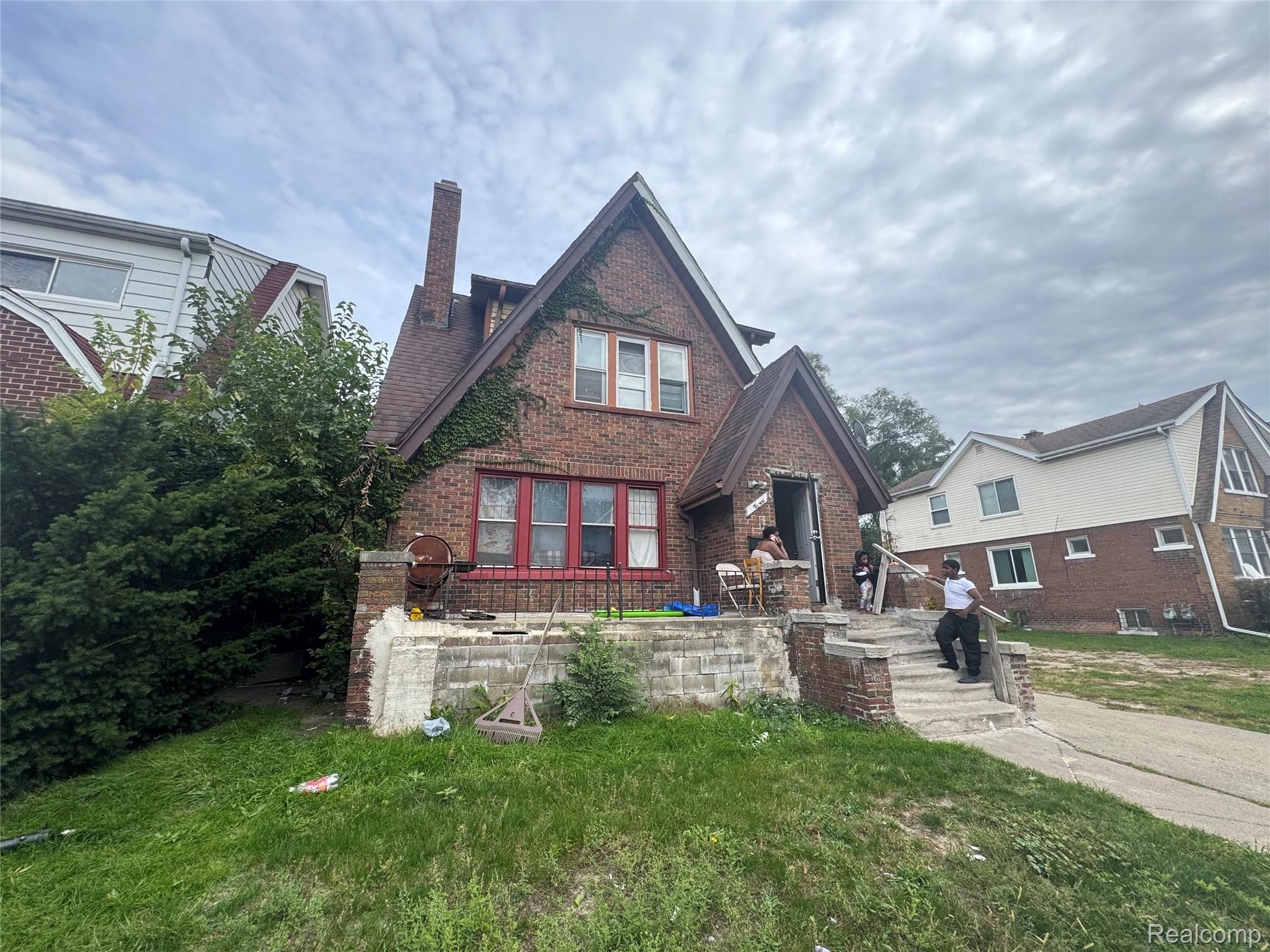15722 Wisconsin ST Property Photo 1