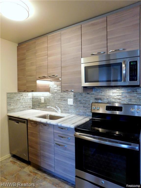 805 Plate St # 210 Property Photo 5