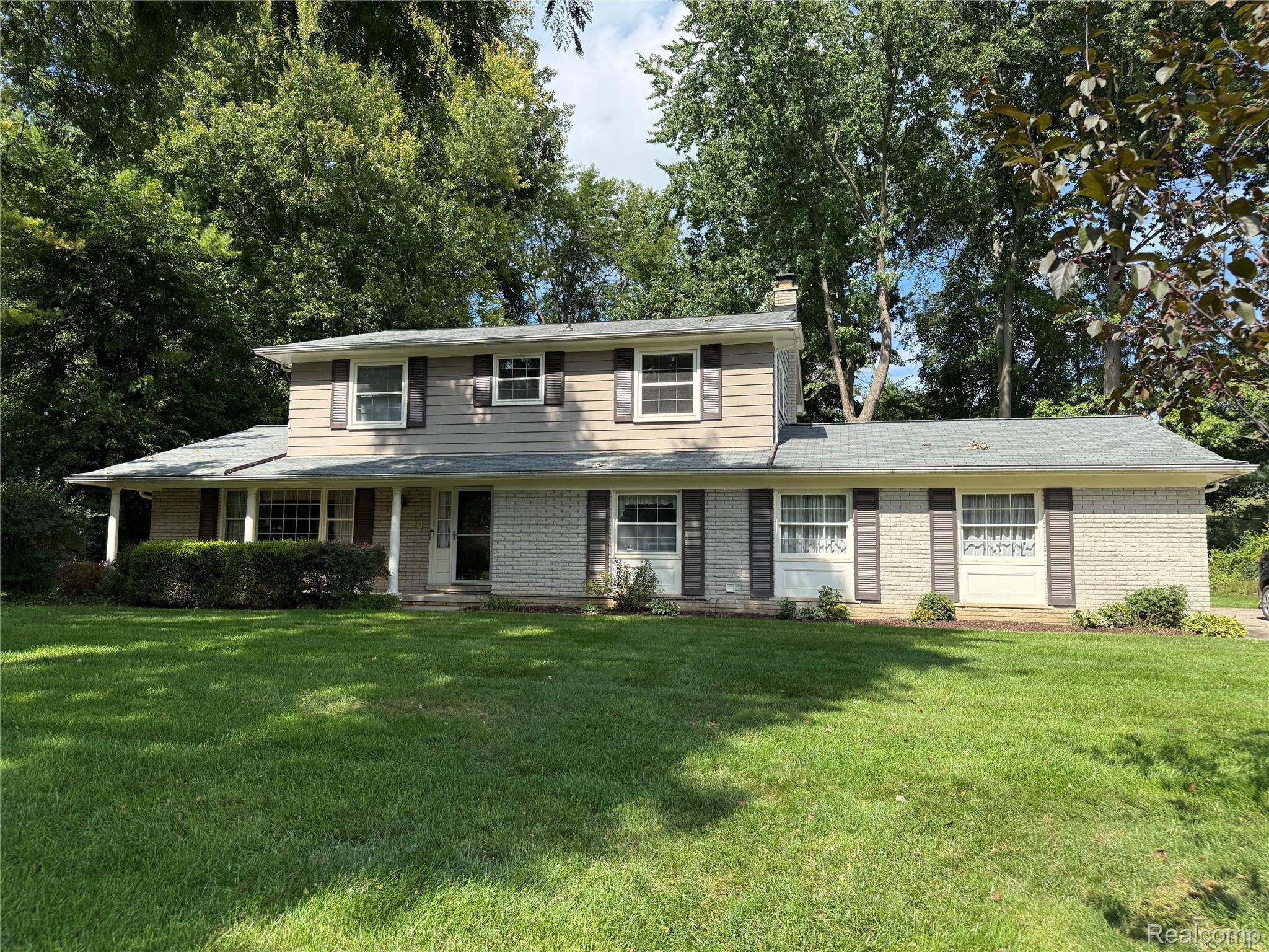 353 Broadleaf Dr Property Photo 1