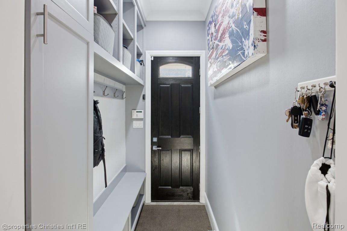 1352 Holland St Property Photo 12