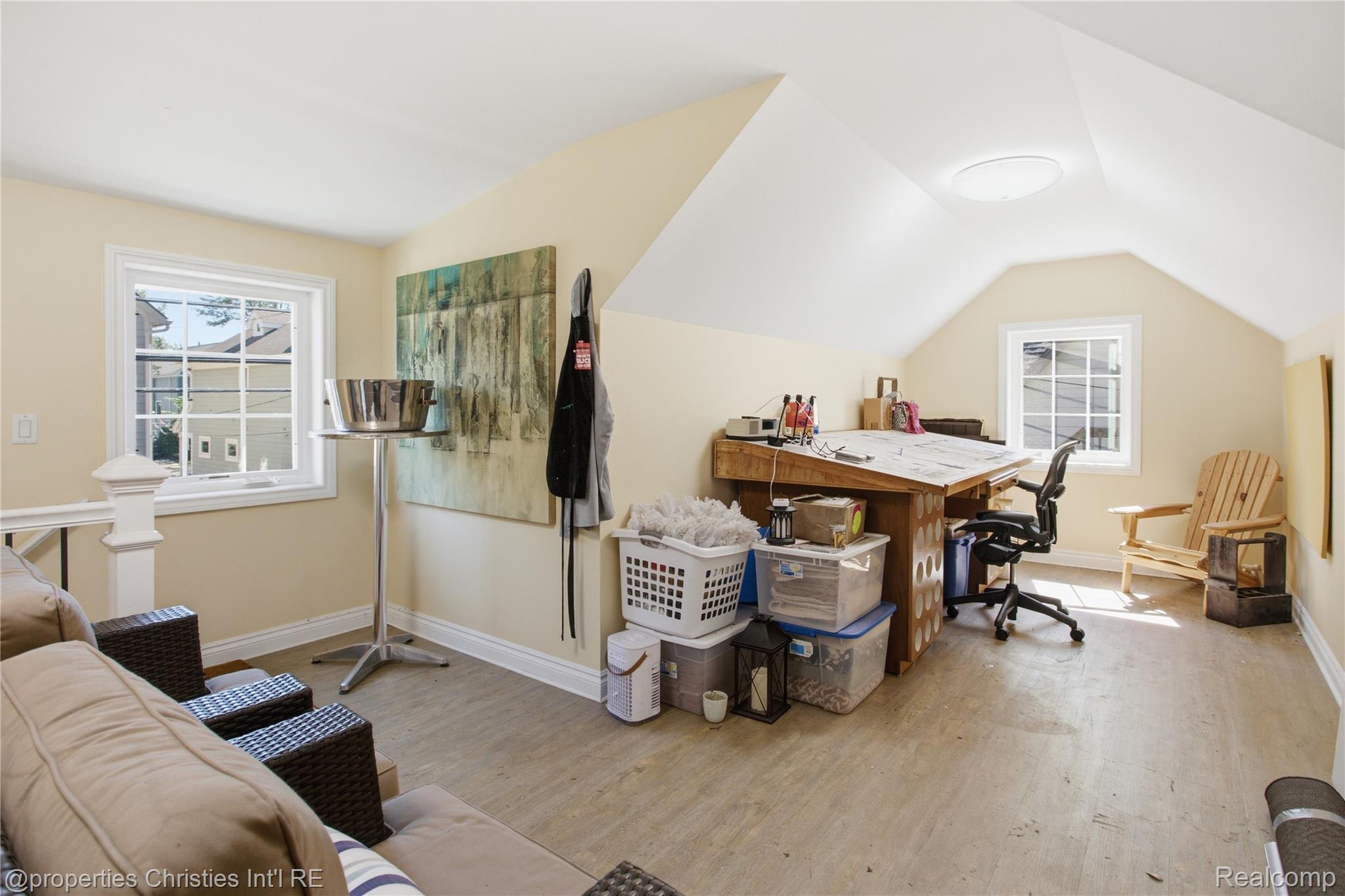 1352 Holland St Property Photo 49