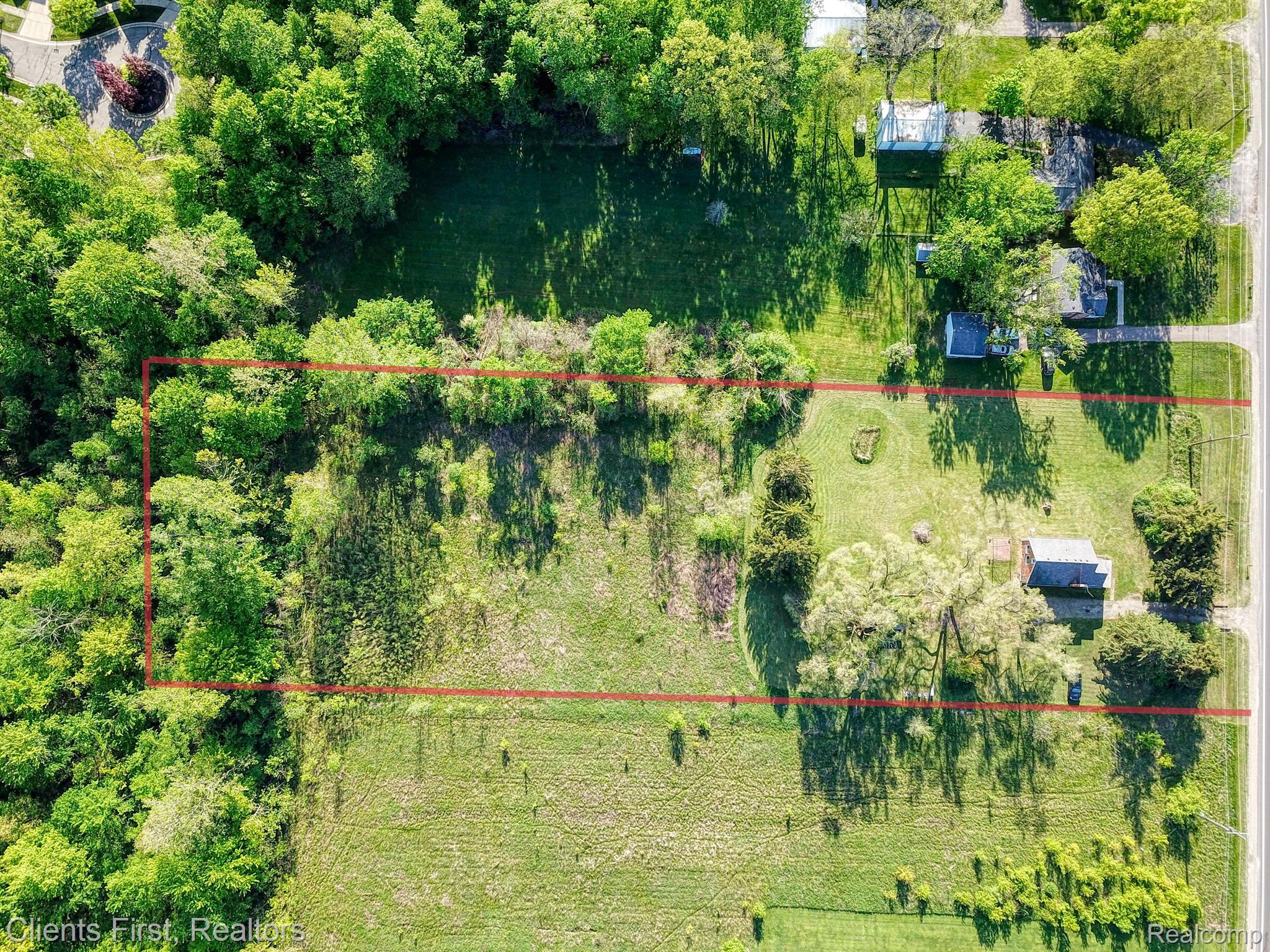 48375 Ford Rd Property Photo 4