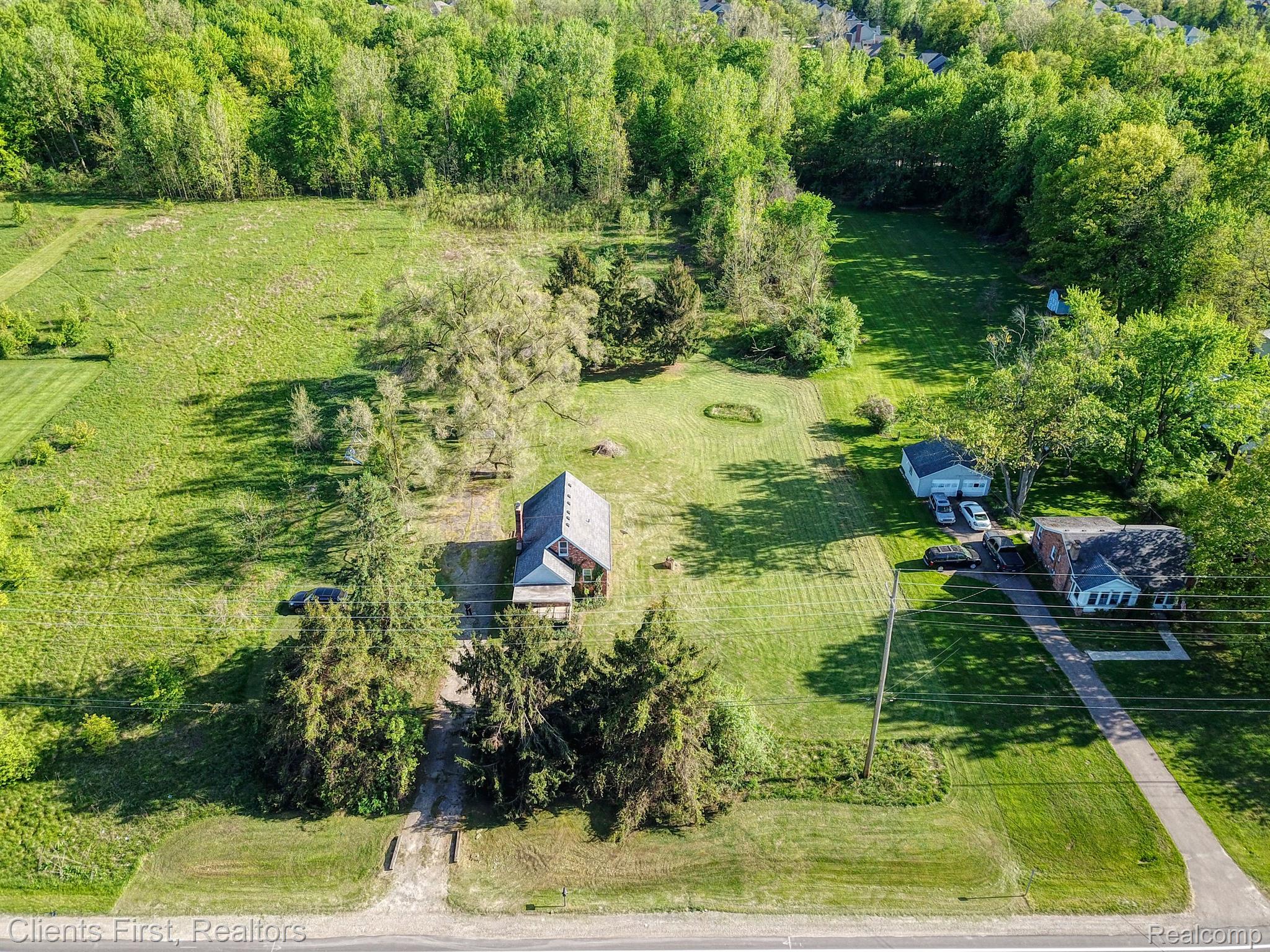 48375 Ford Rd Property Photo 5
