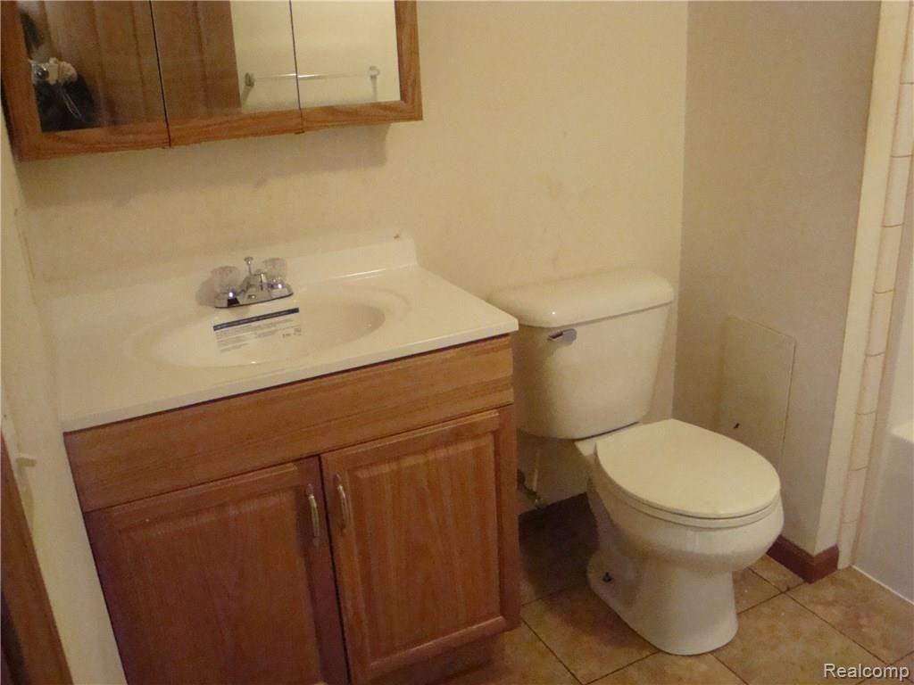 4814 Wayburn St Property Photo 4