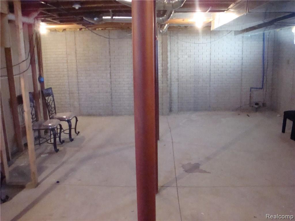 4814 Wayburn St Property Photo 5