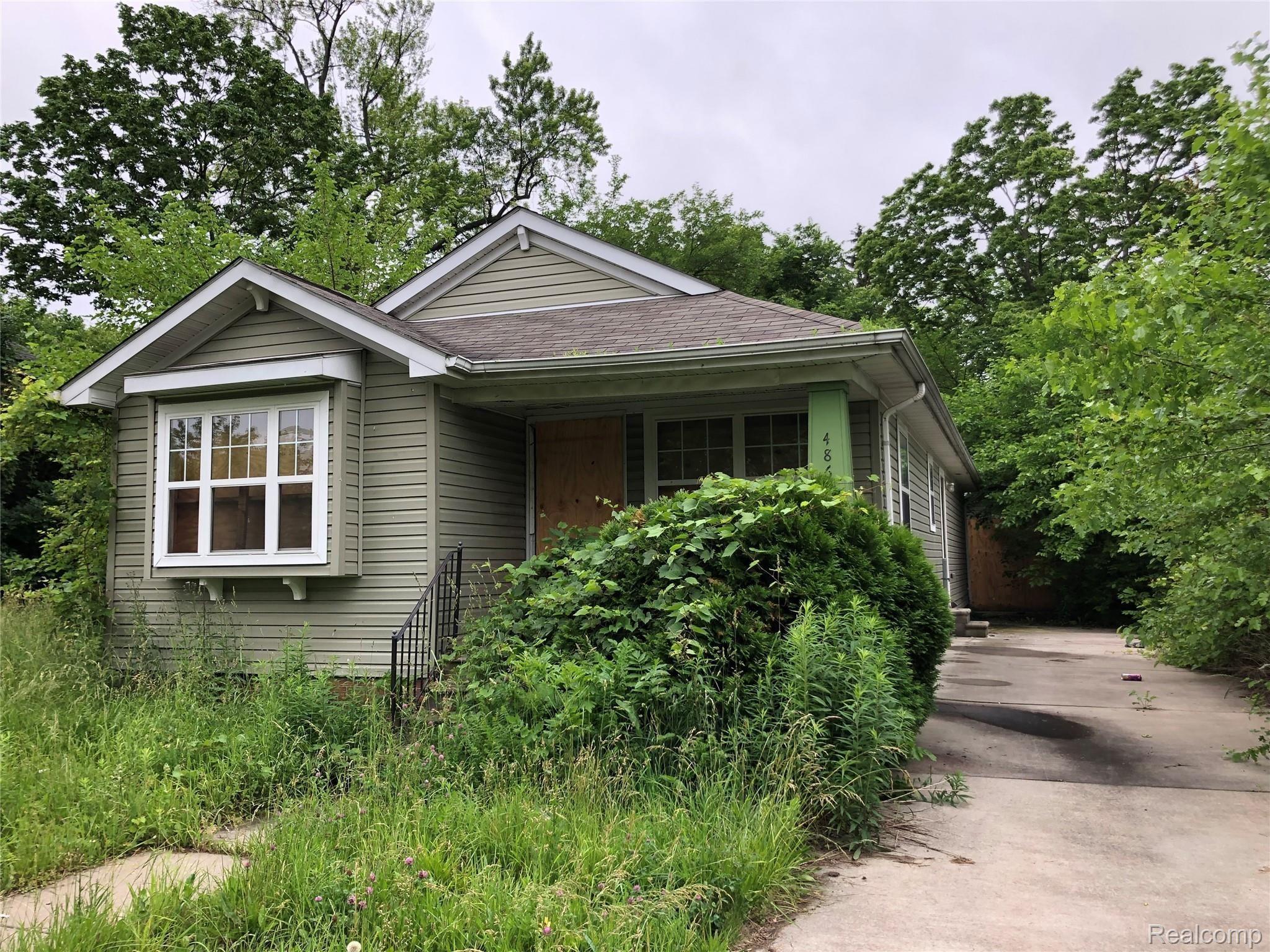 4867 SPRINGLE ST Property Photo 1