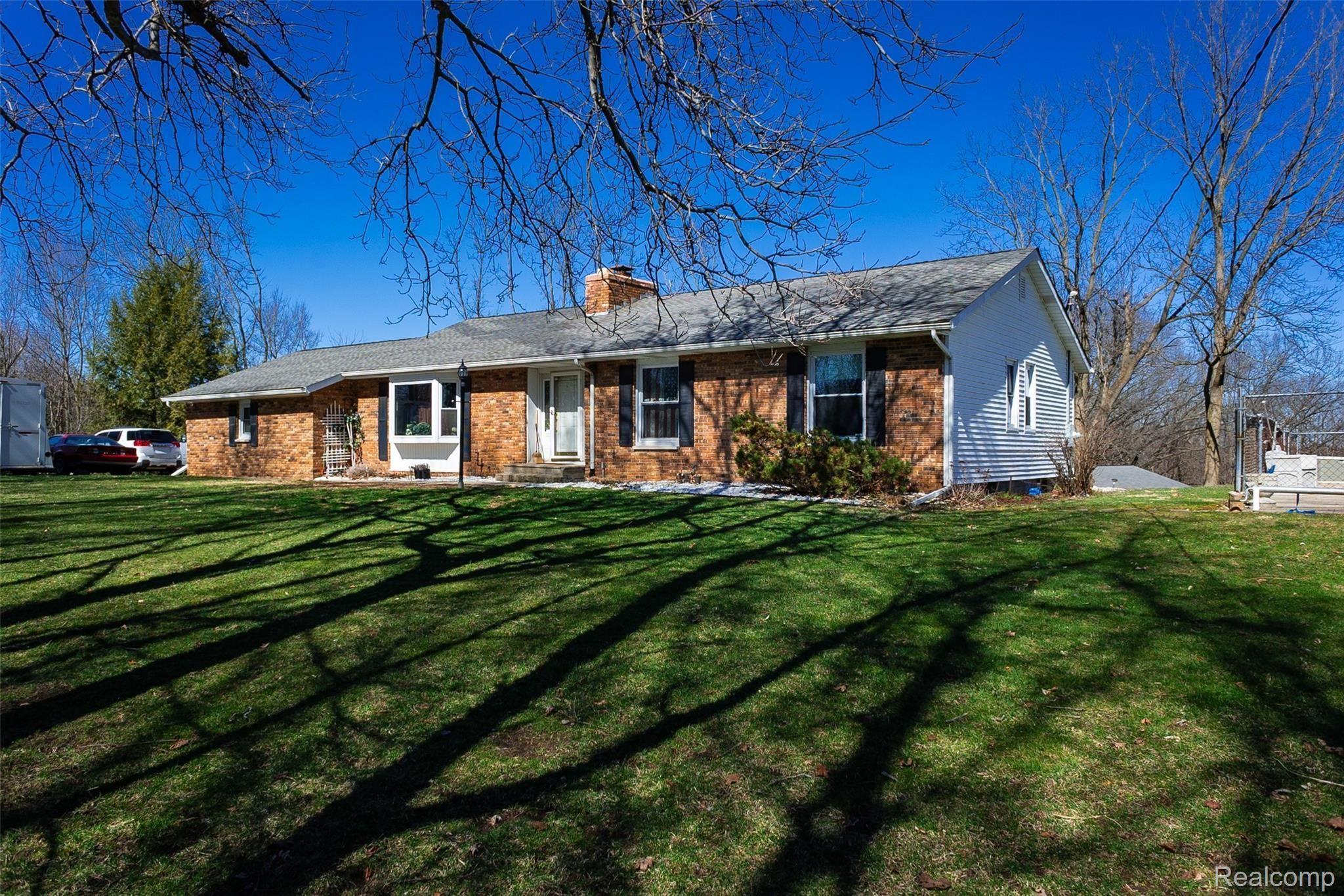 12247 Onondaga Rd Property Photo 3