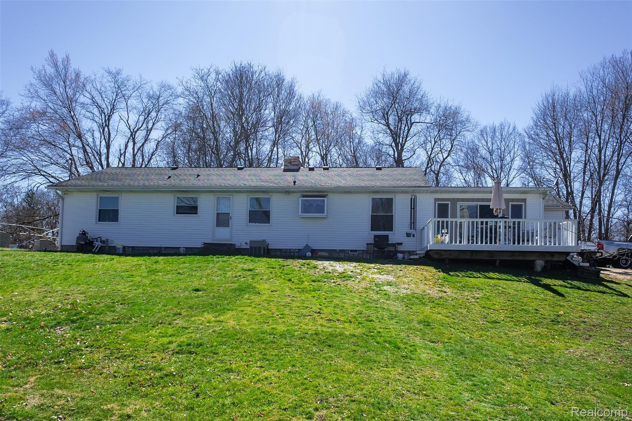12247 Onondaga Rd Property Photo 6