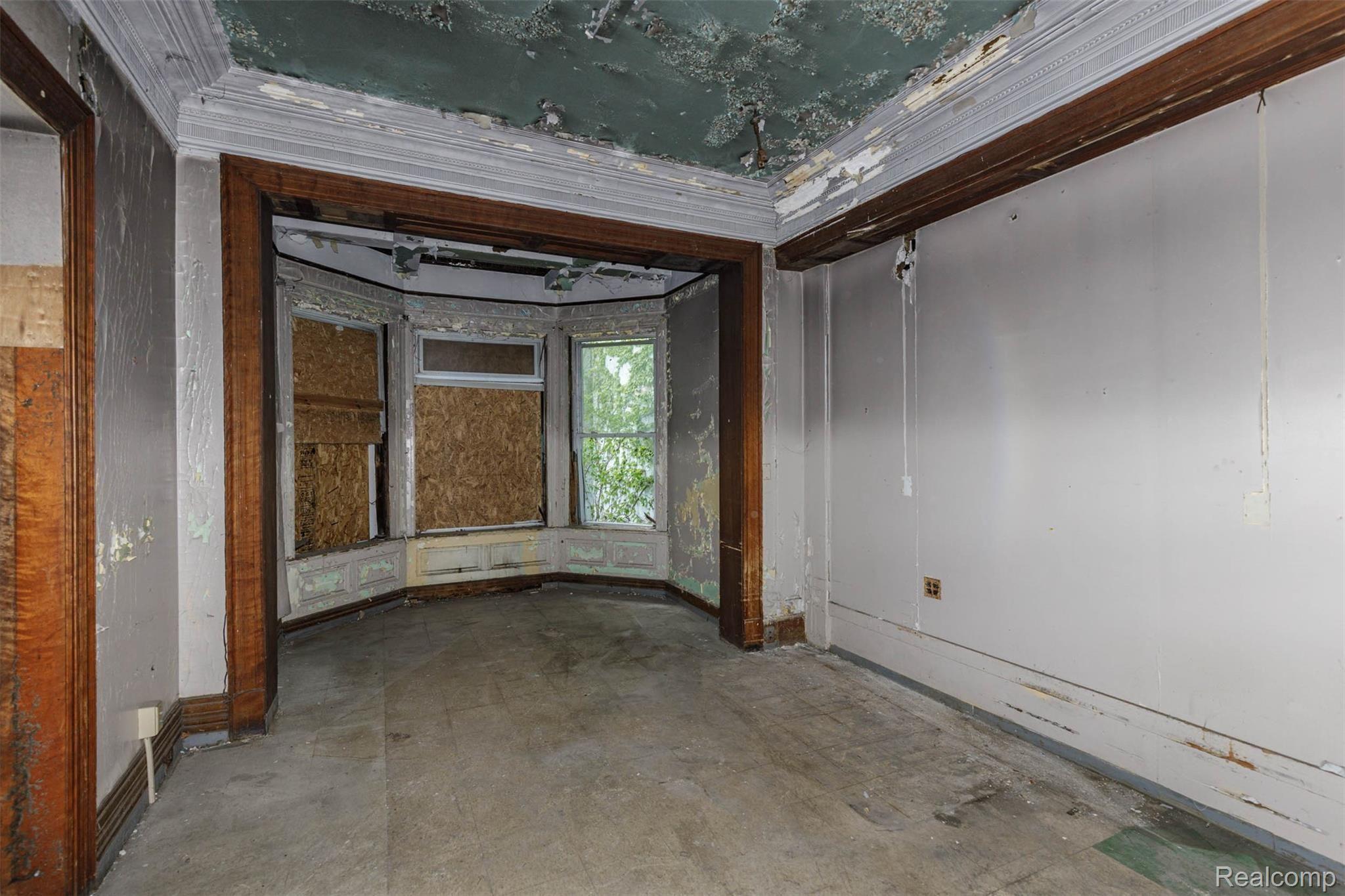 130 E Grand Blvd Property Photo 16