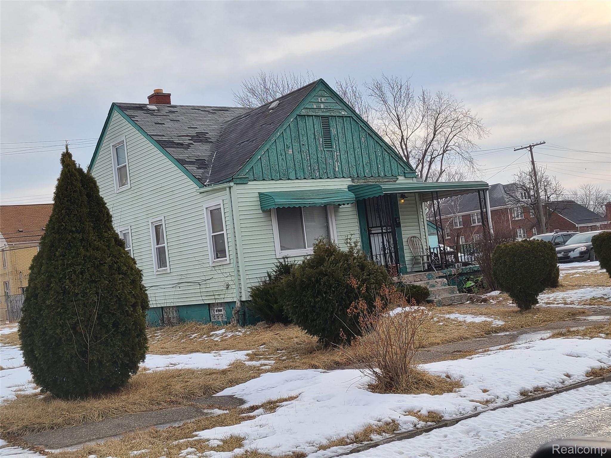 4374 Newport St Property Photo 6