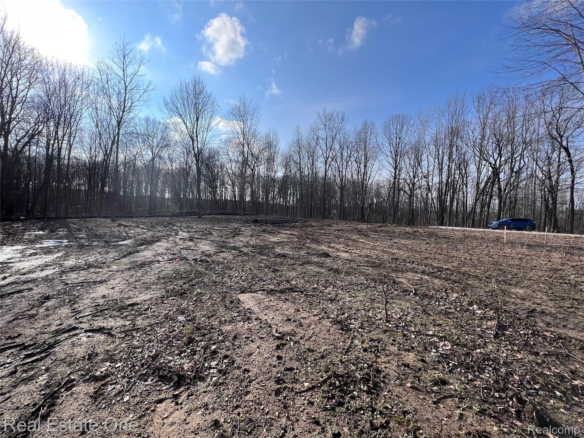 5700 Rolling Hills Dr Property Photo 4