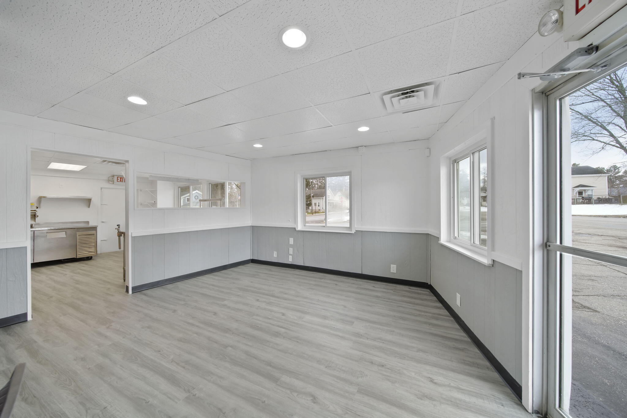 100 Elizabeth Street Property Photo 7