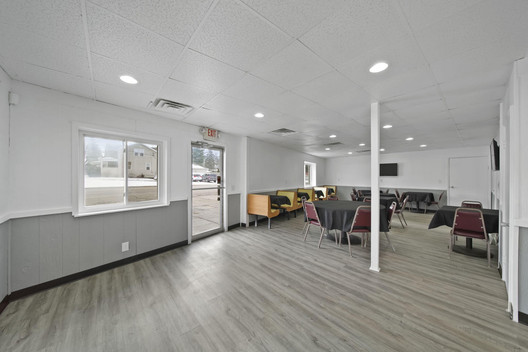 100 Elizabeth Street Property Photo 8