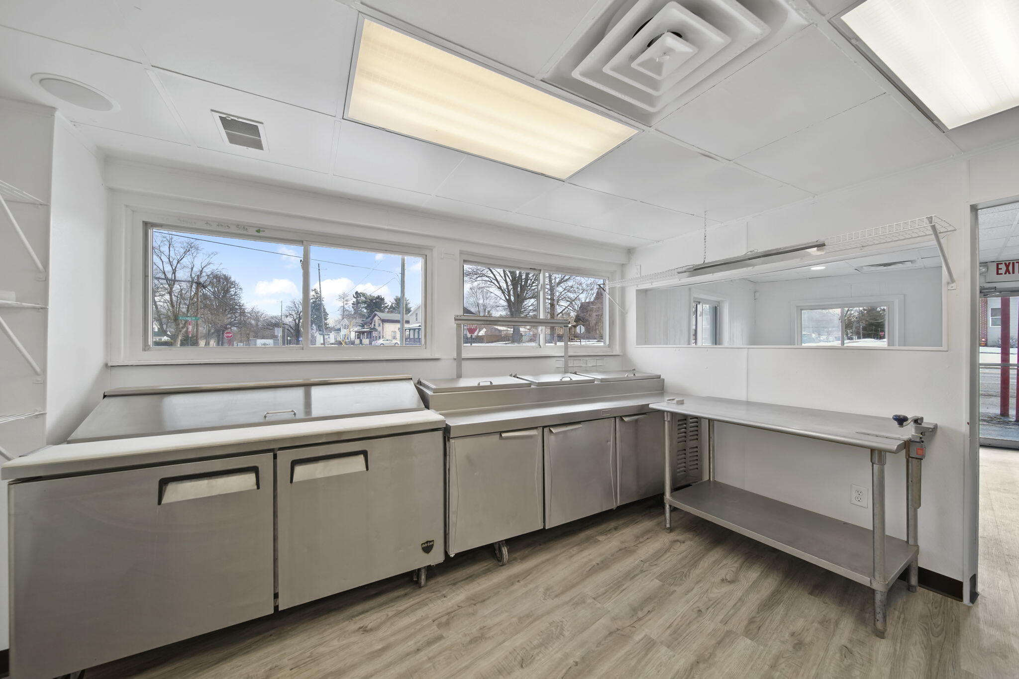 100 Elizabeth Street Property Photo 13
