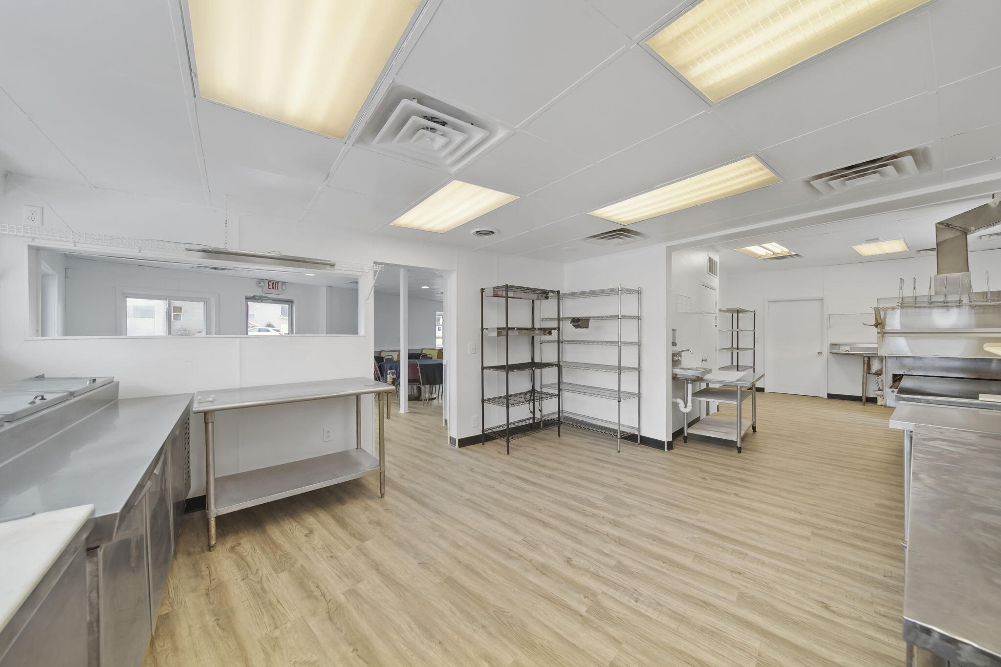 100 Elizabeth Street Property Photo 15