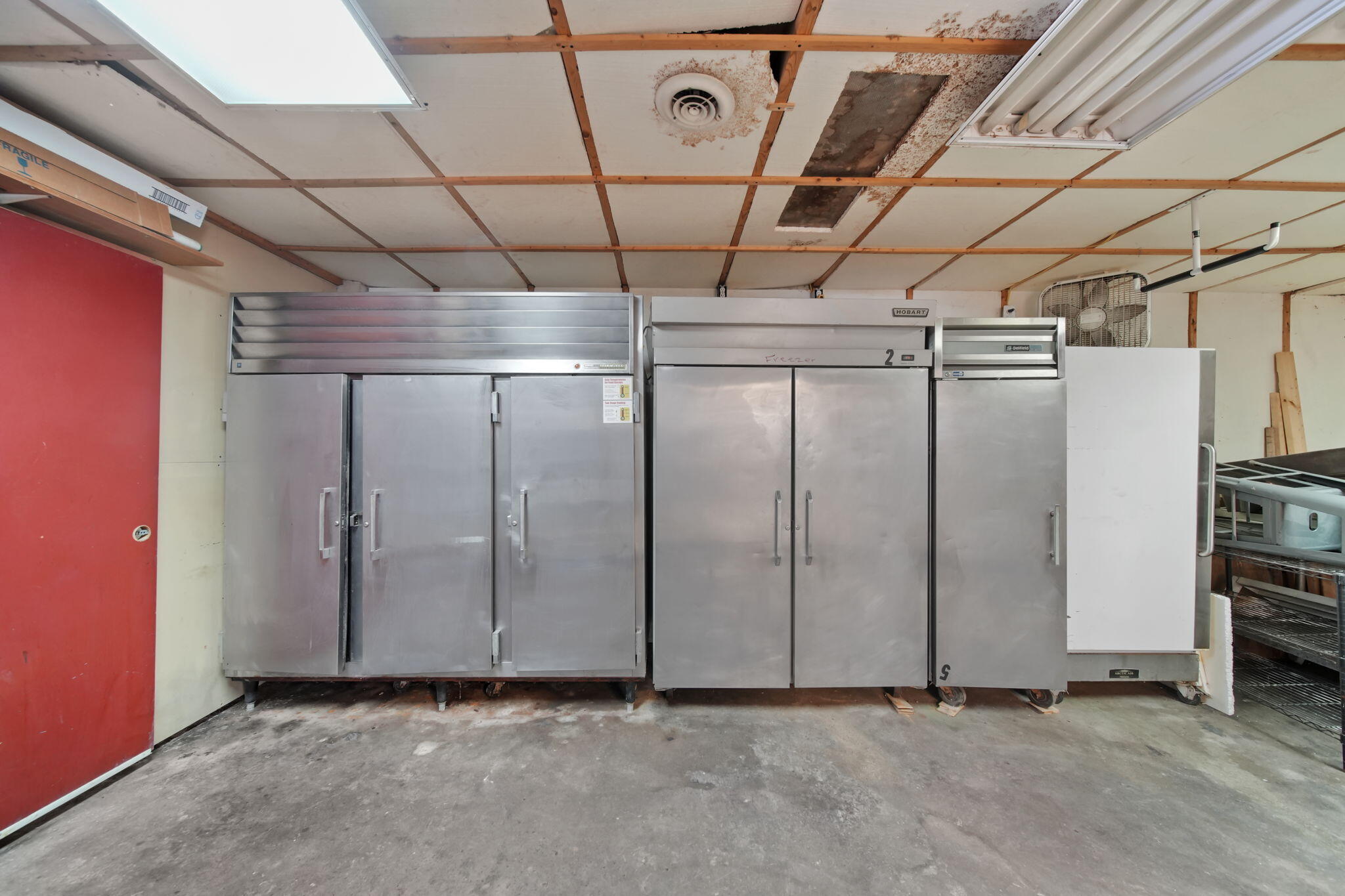 100 Elizabeth Street Property Photo 21