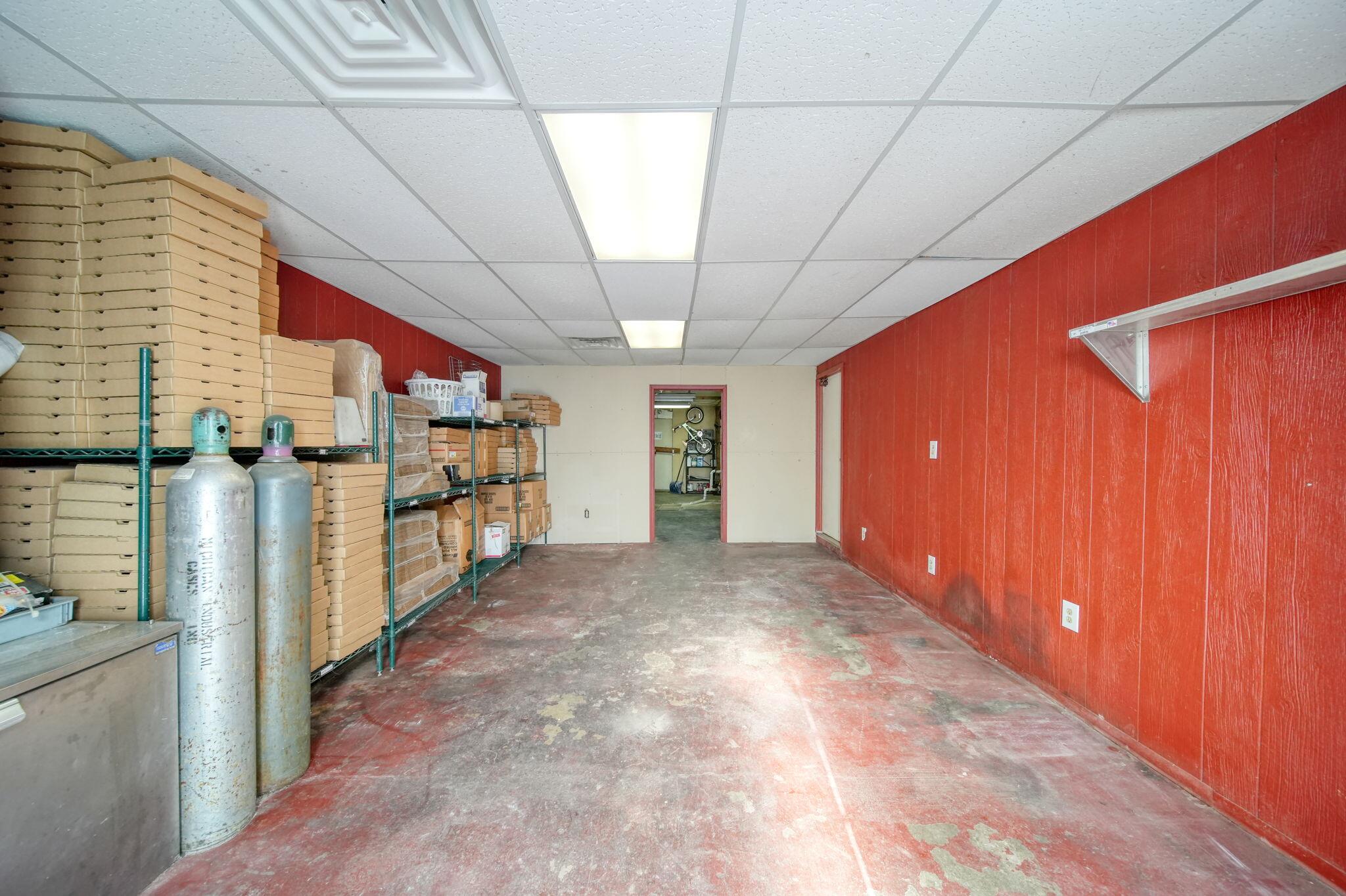 100 Elizabeth Street Property Photo 25