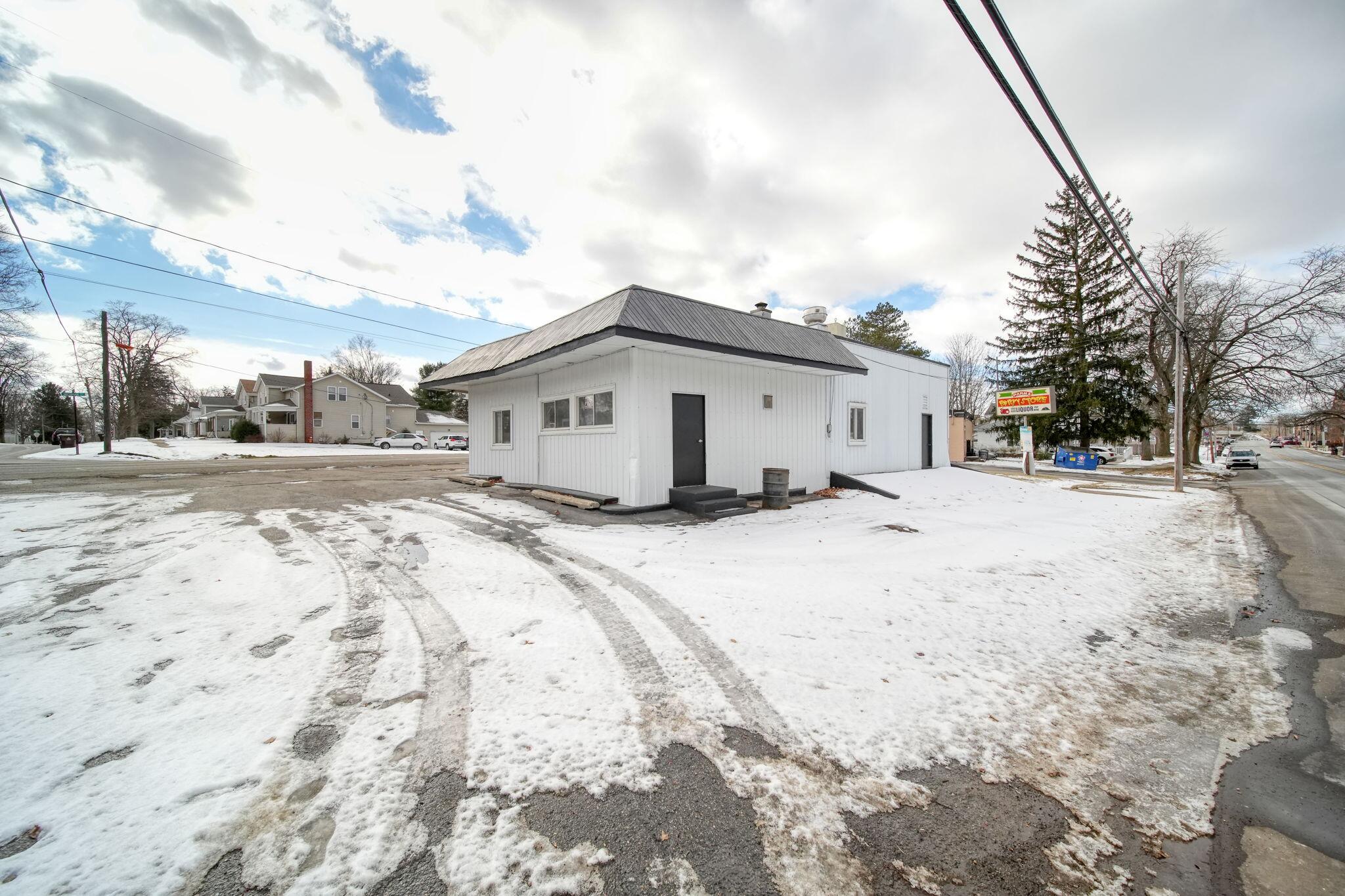 100 Elizabeth Street Property Photo 30