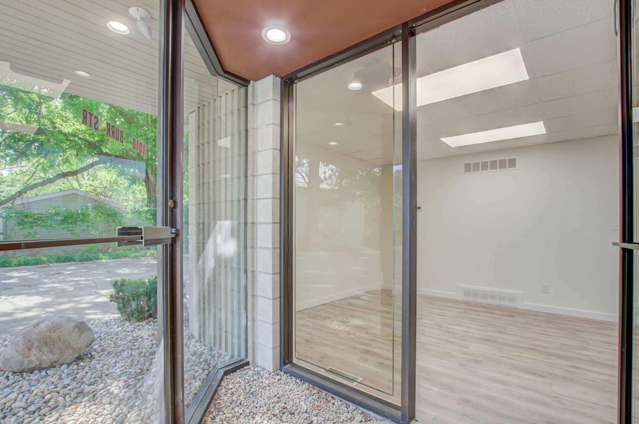 1010 Burr Street Property Photo 6