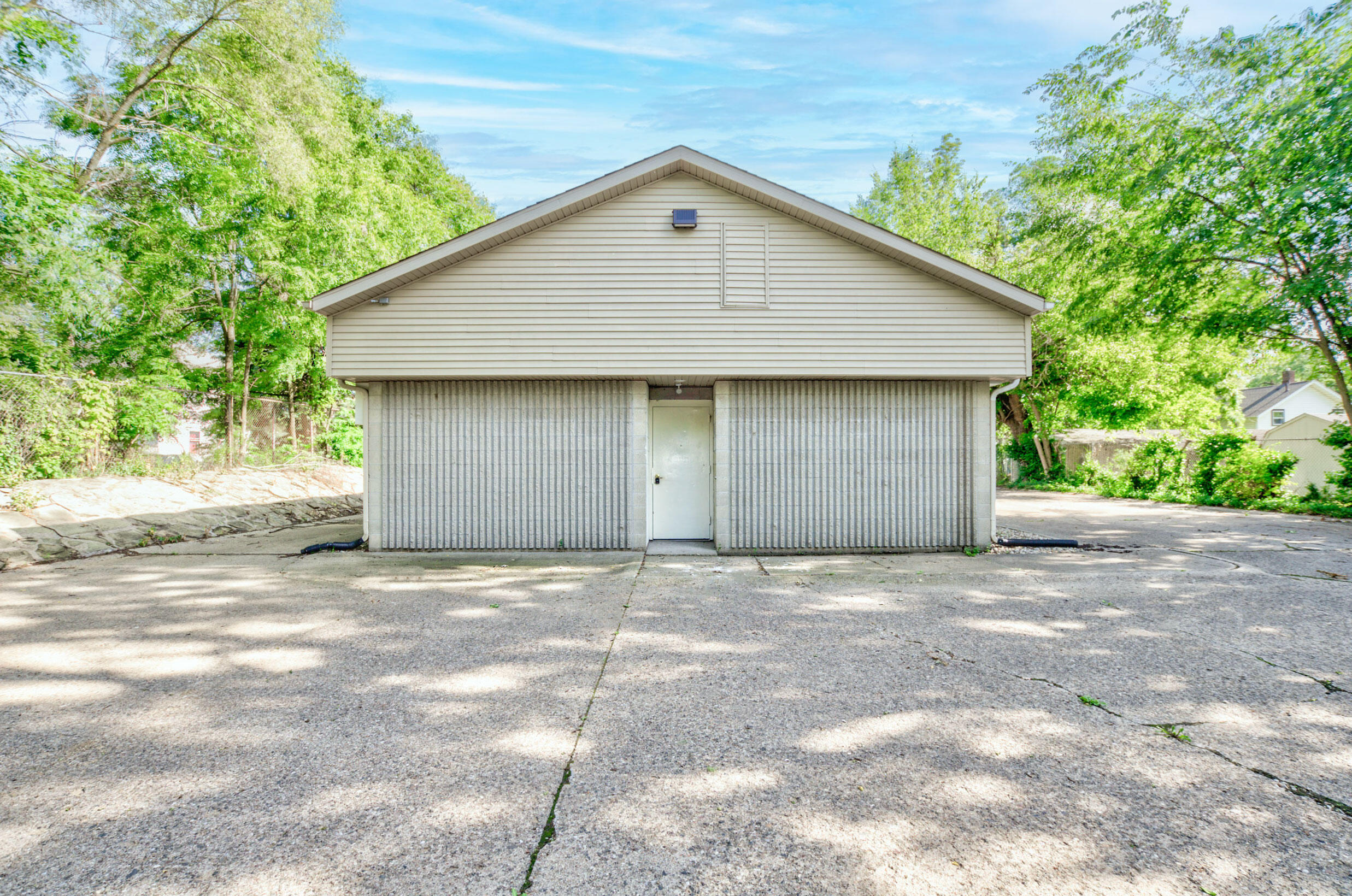 1010 Burr Street Property Photo 32