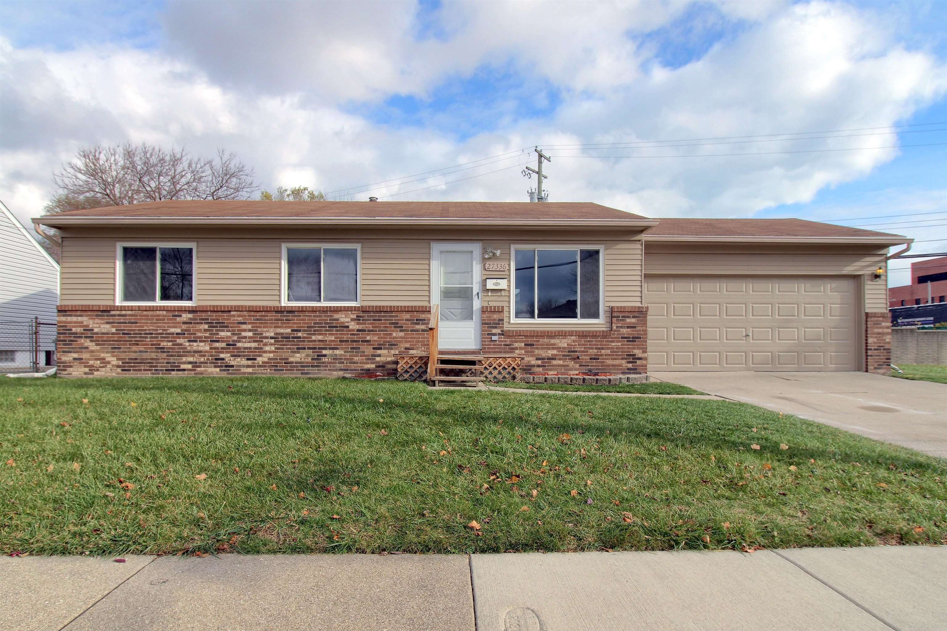 27336 Pinehurst ST Property Photo 1