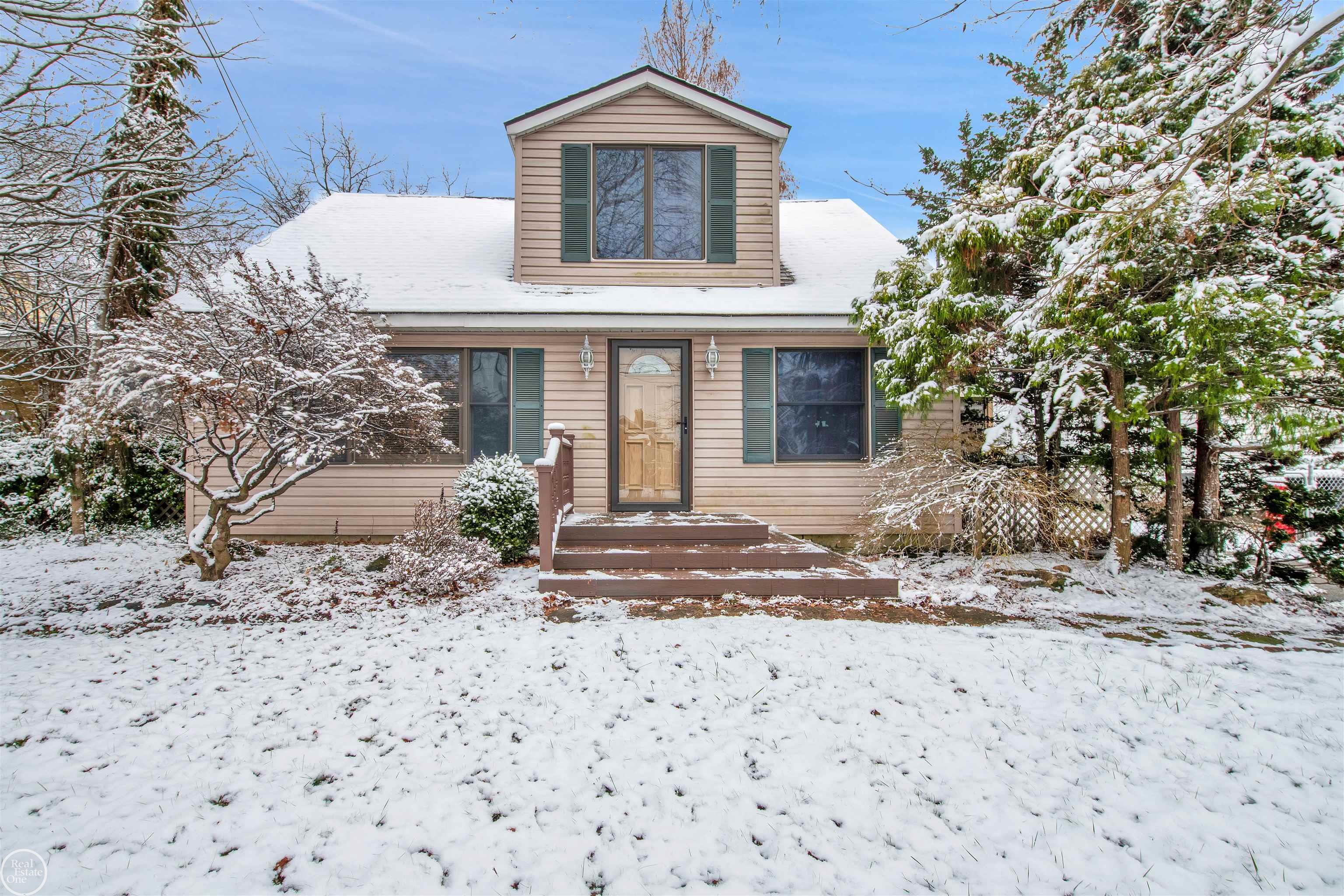 18410 Glendale ST Property Photo 1