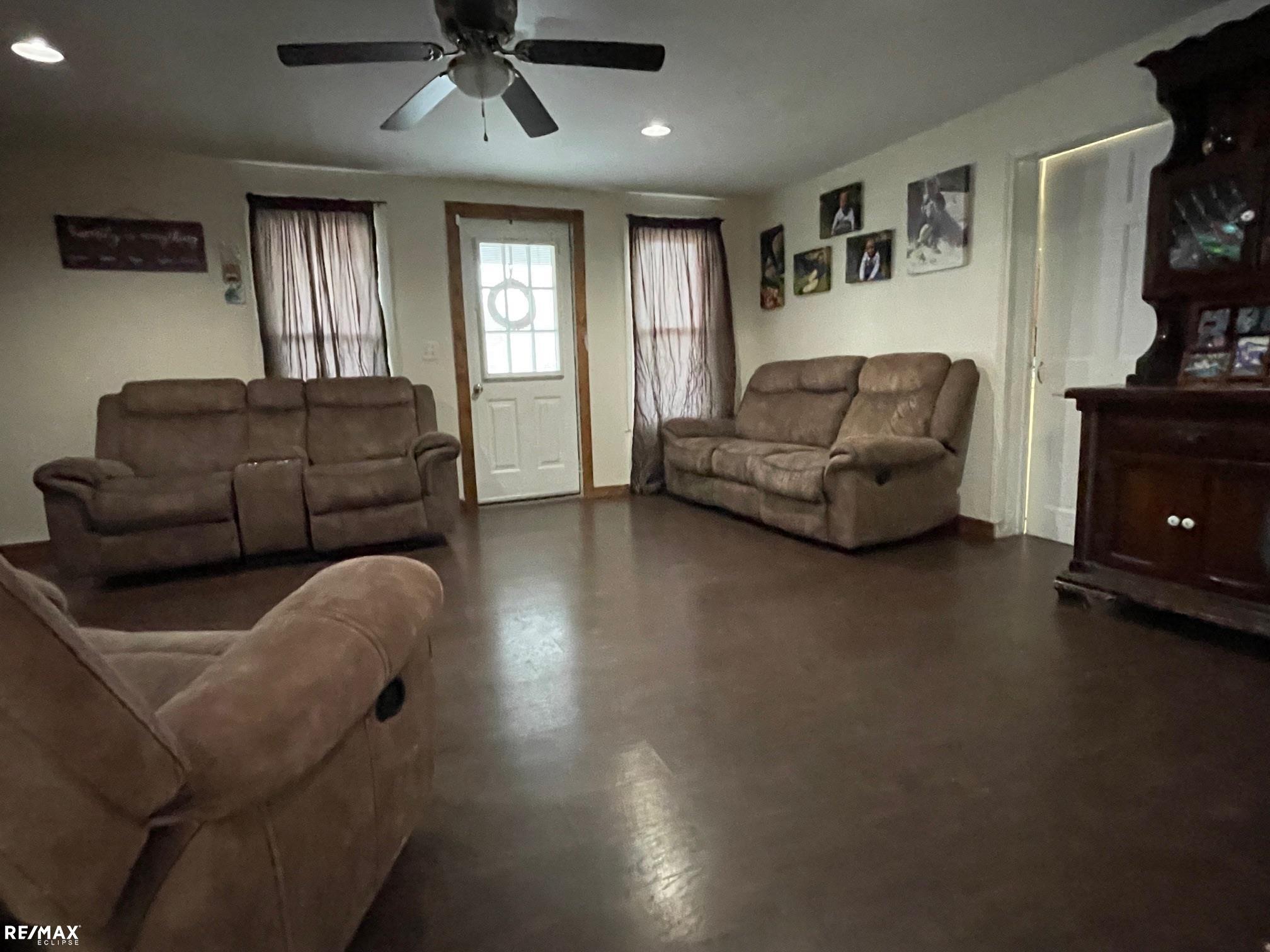 36760 Green St Property Photo 4