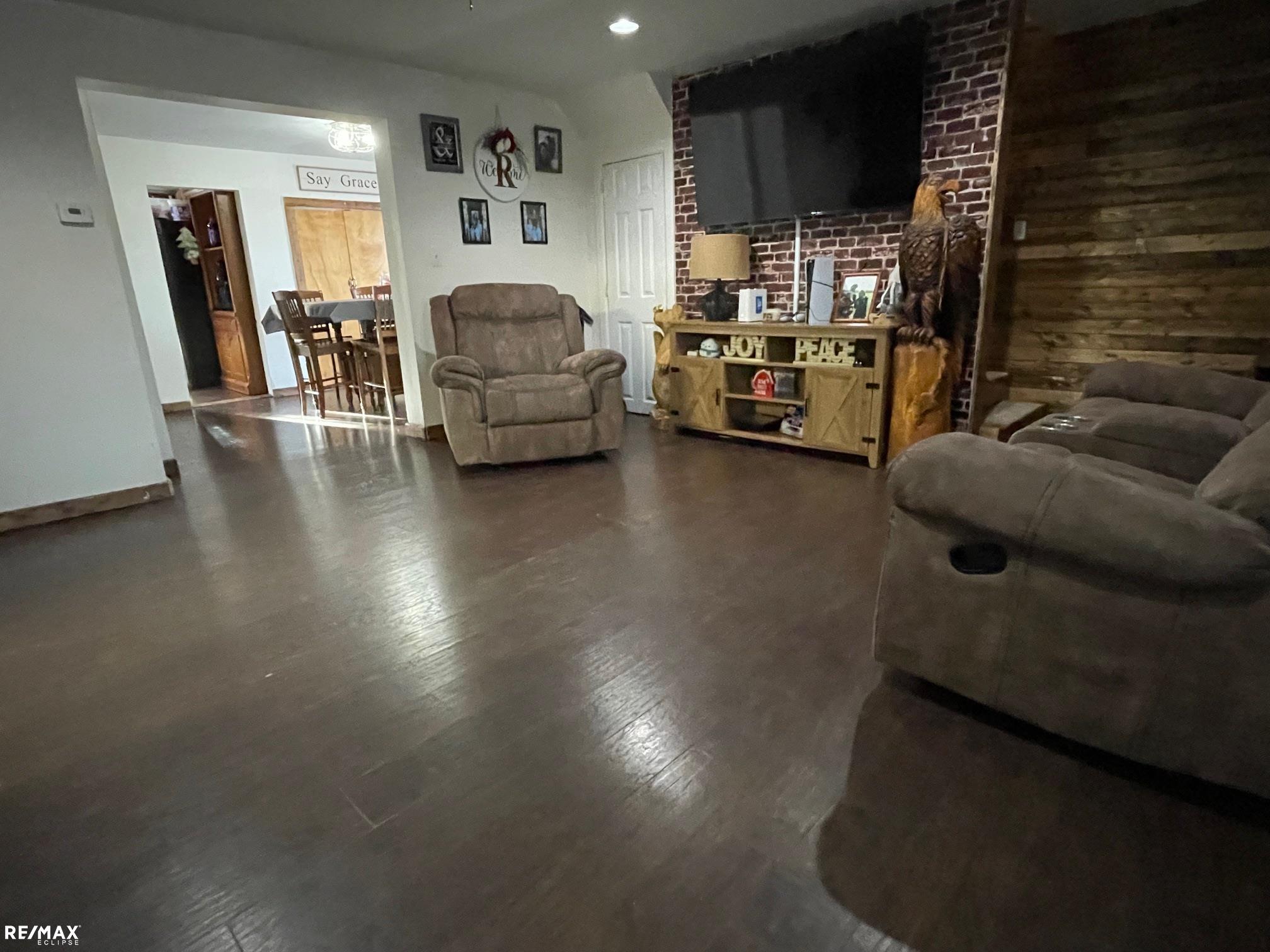 36760 Green St Property Photo 5