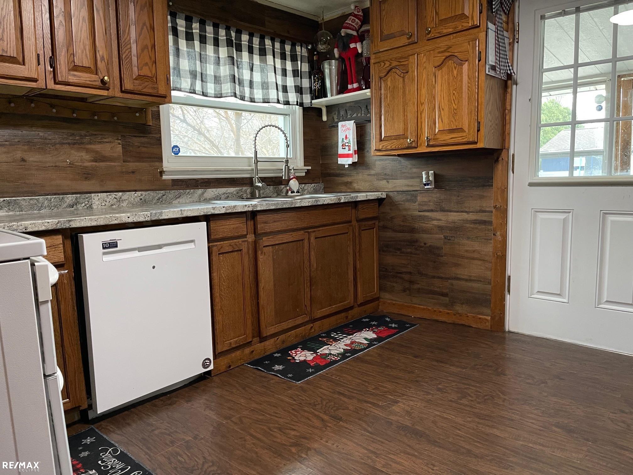 36760 Green St Property Photo 8