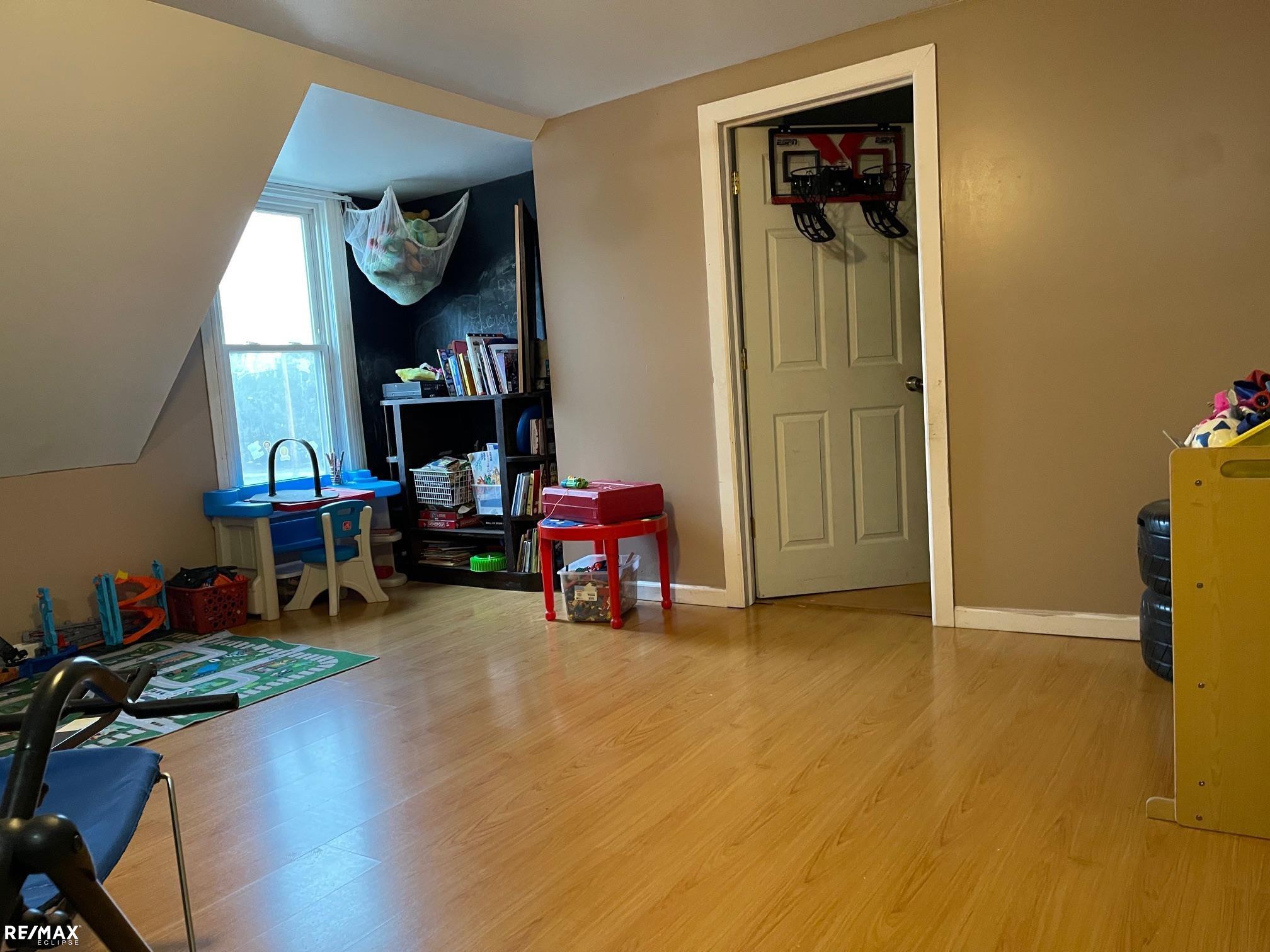 36760 Green St Property Photo 13