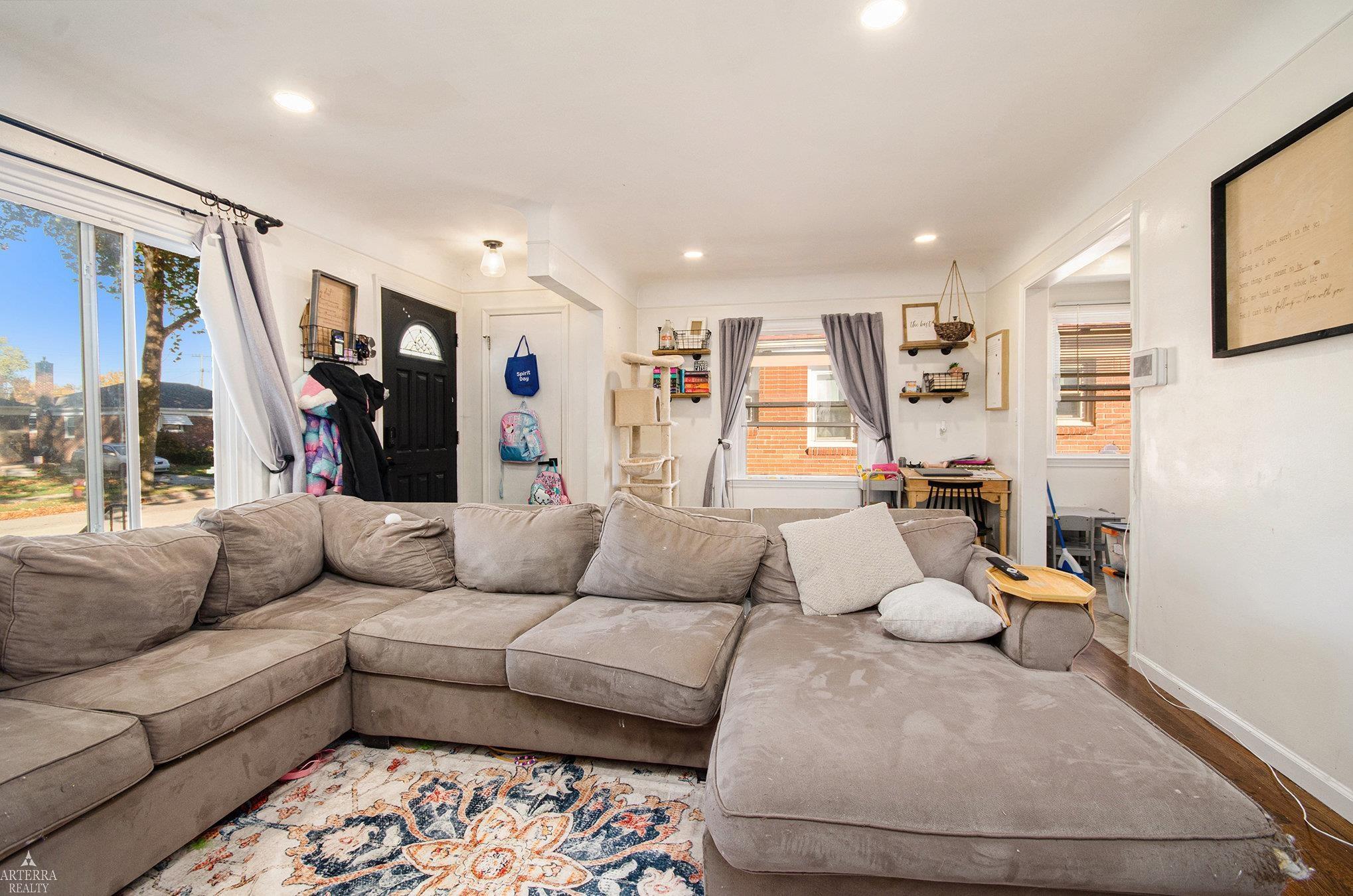 22530 Mylls St Property Photo 6