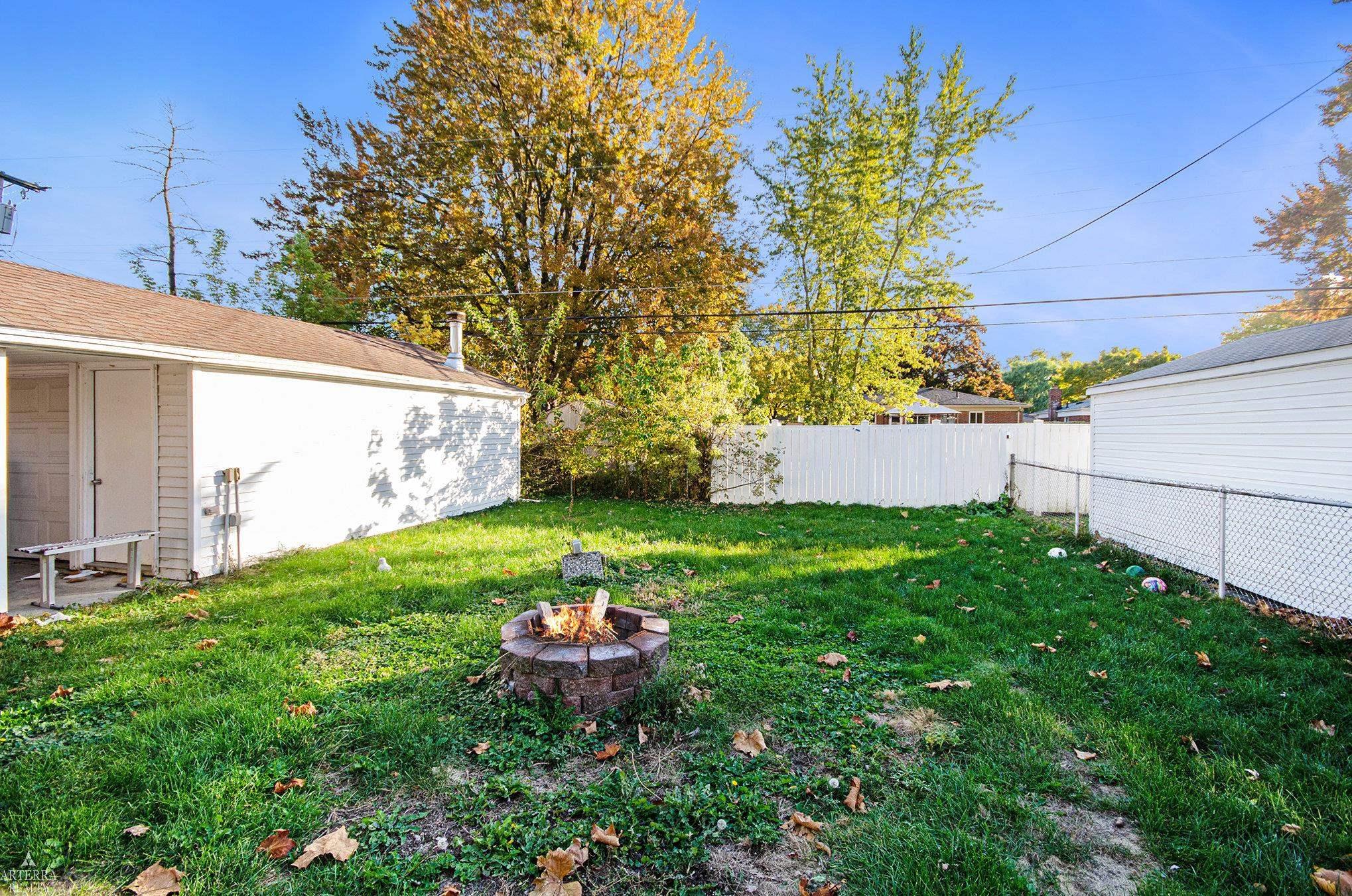 22530 Mylls St Property Photo 22