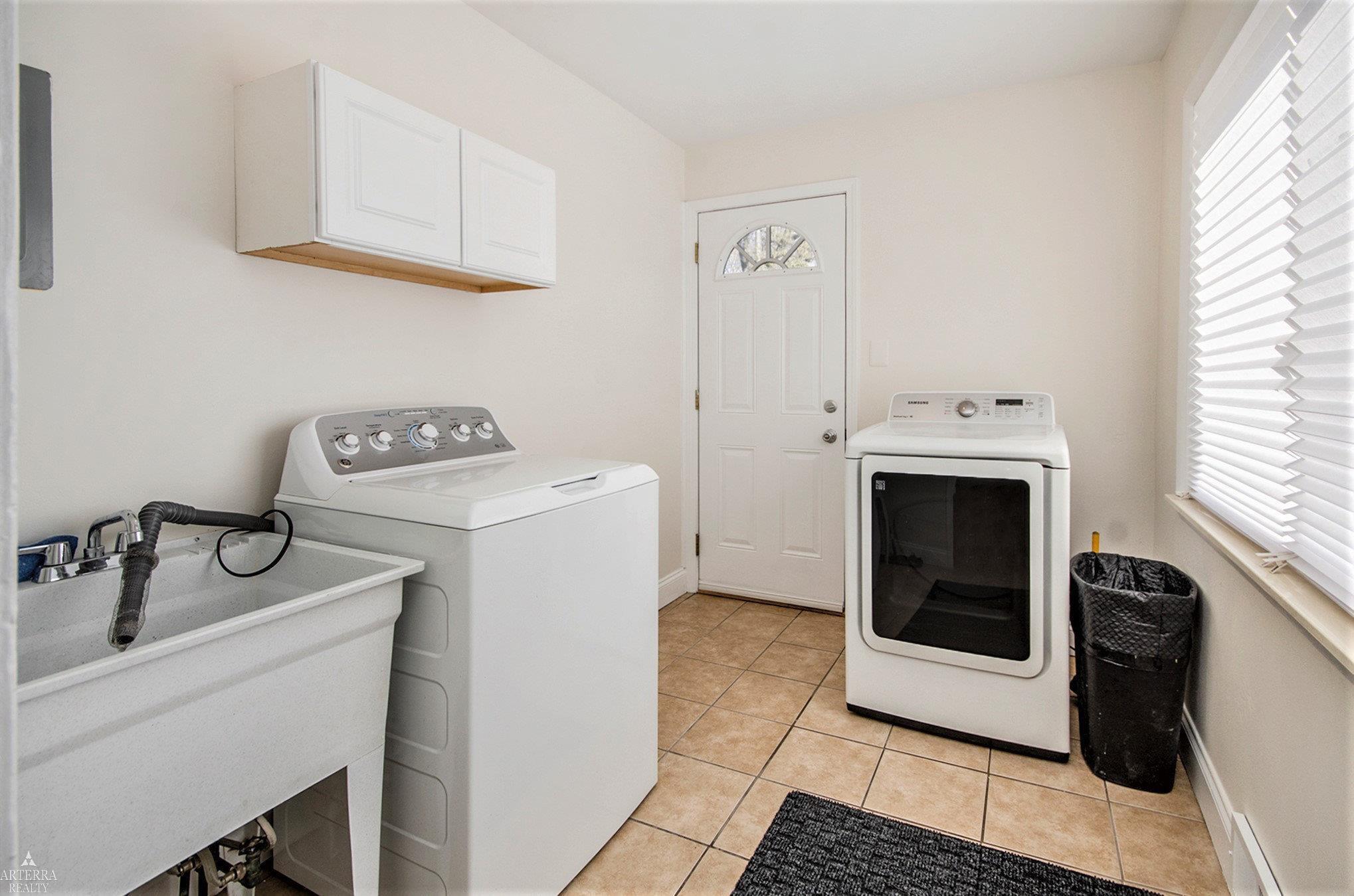 26314 Hampden St Property Photo 12