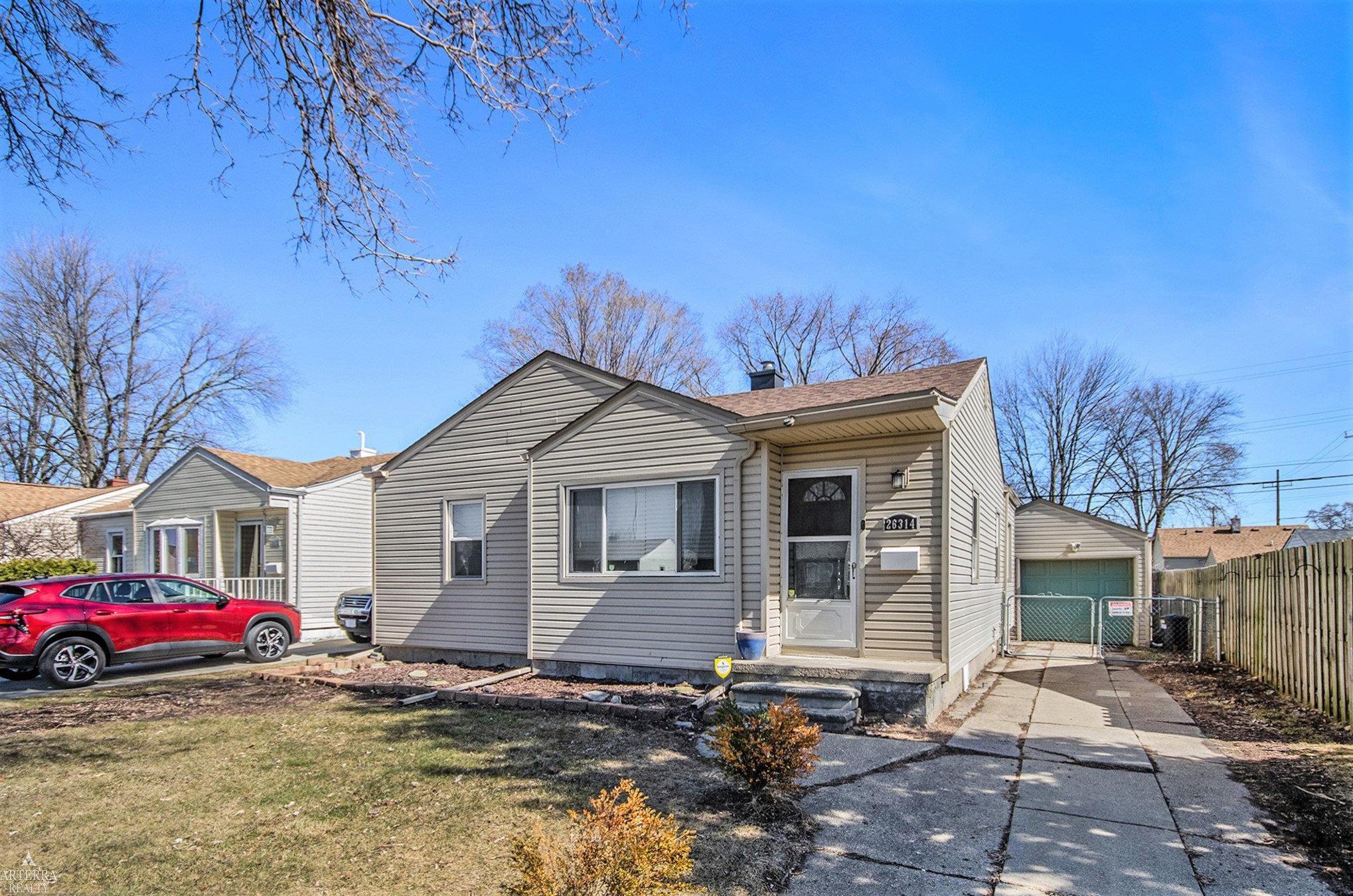 26314 Hampden St Property Photo 17