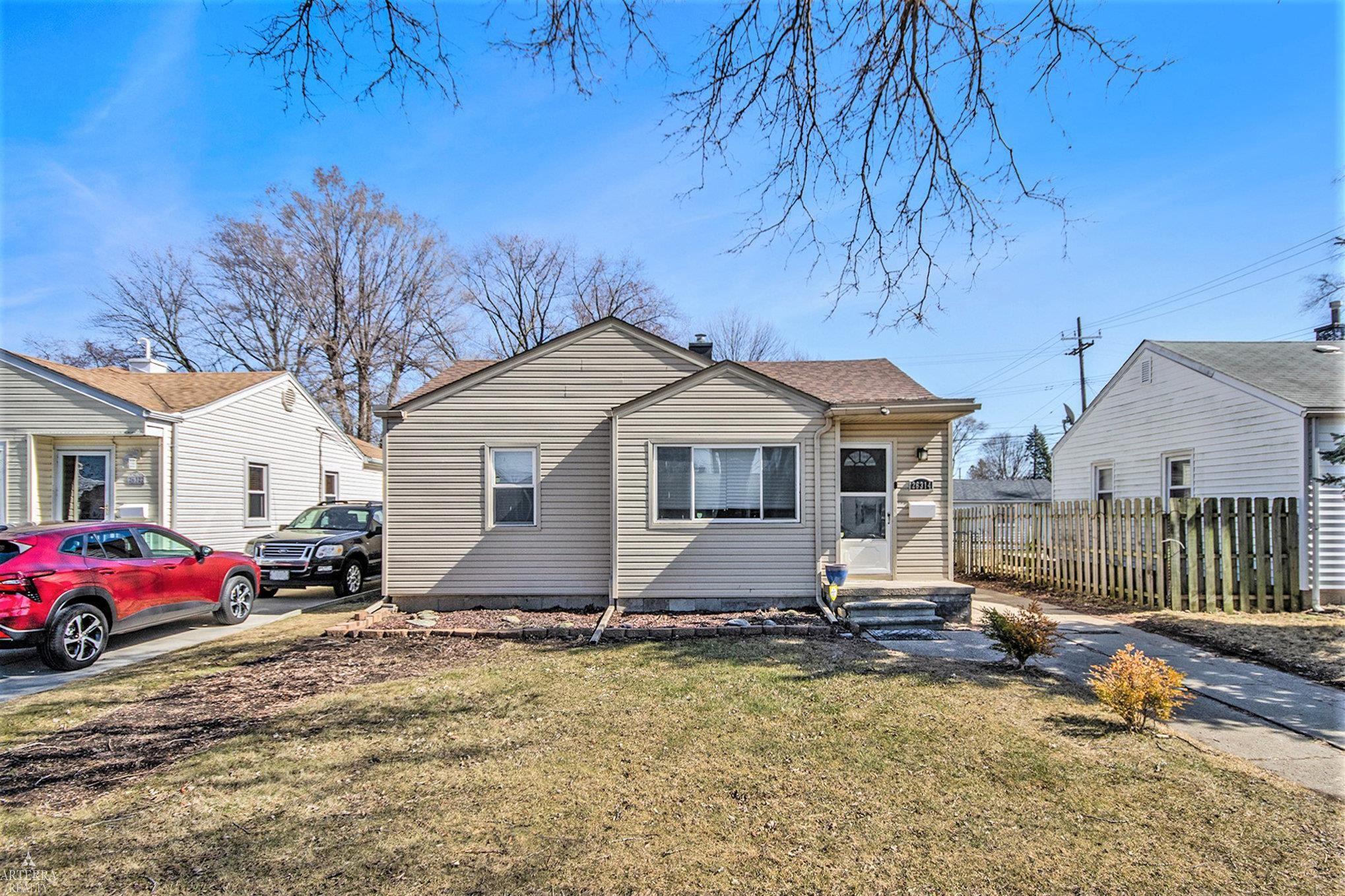 26314 Hampden St Property Photo 18