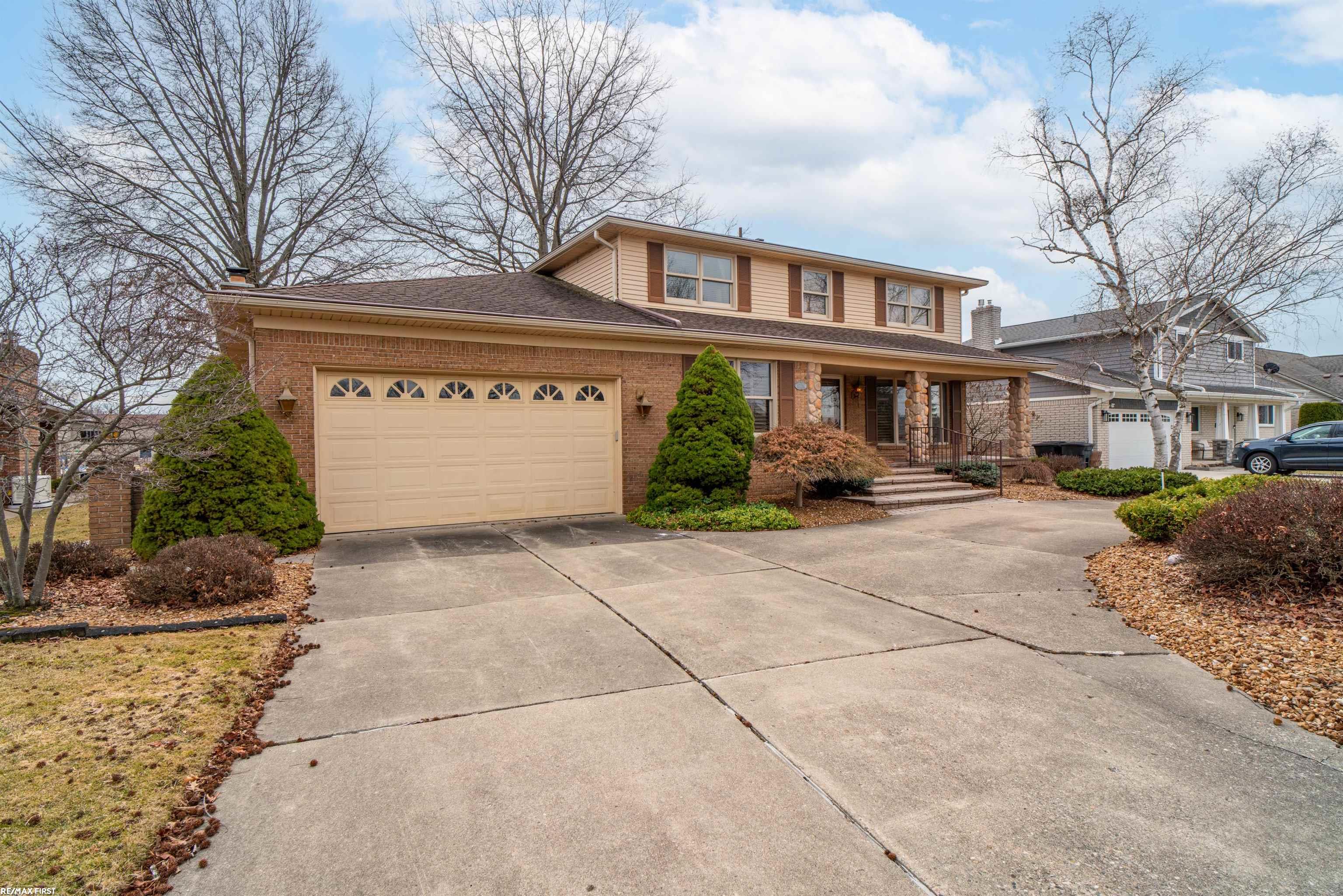 49654 Regatta DR Property Photo 1